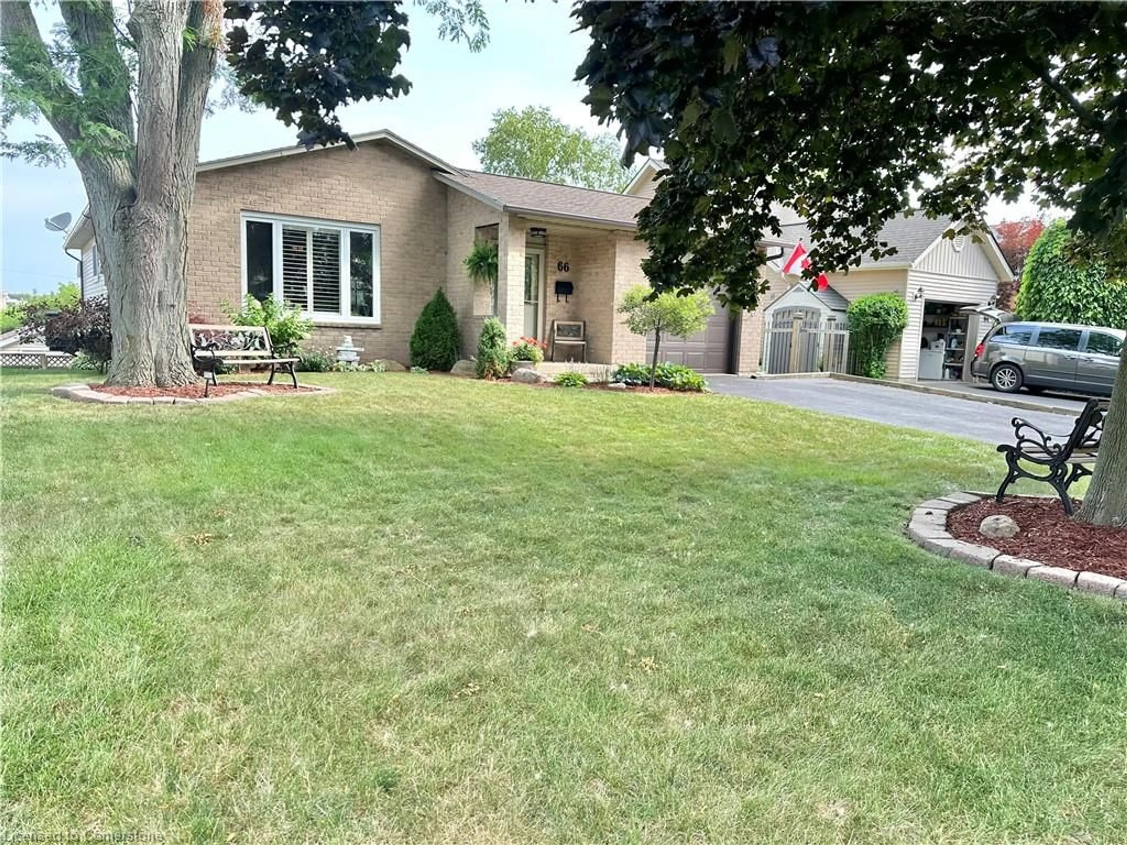 A pic from outside/outdoor area/front of a property/back of a property/a pic from drone, street for 66 Crestlynn Cres, Simcoe Ontario N3Y 4X3