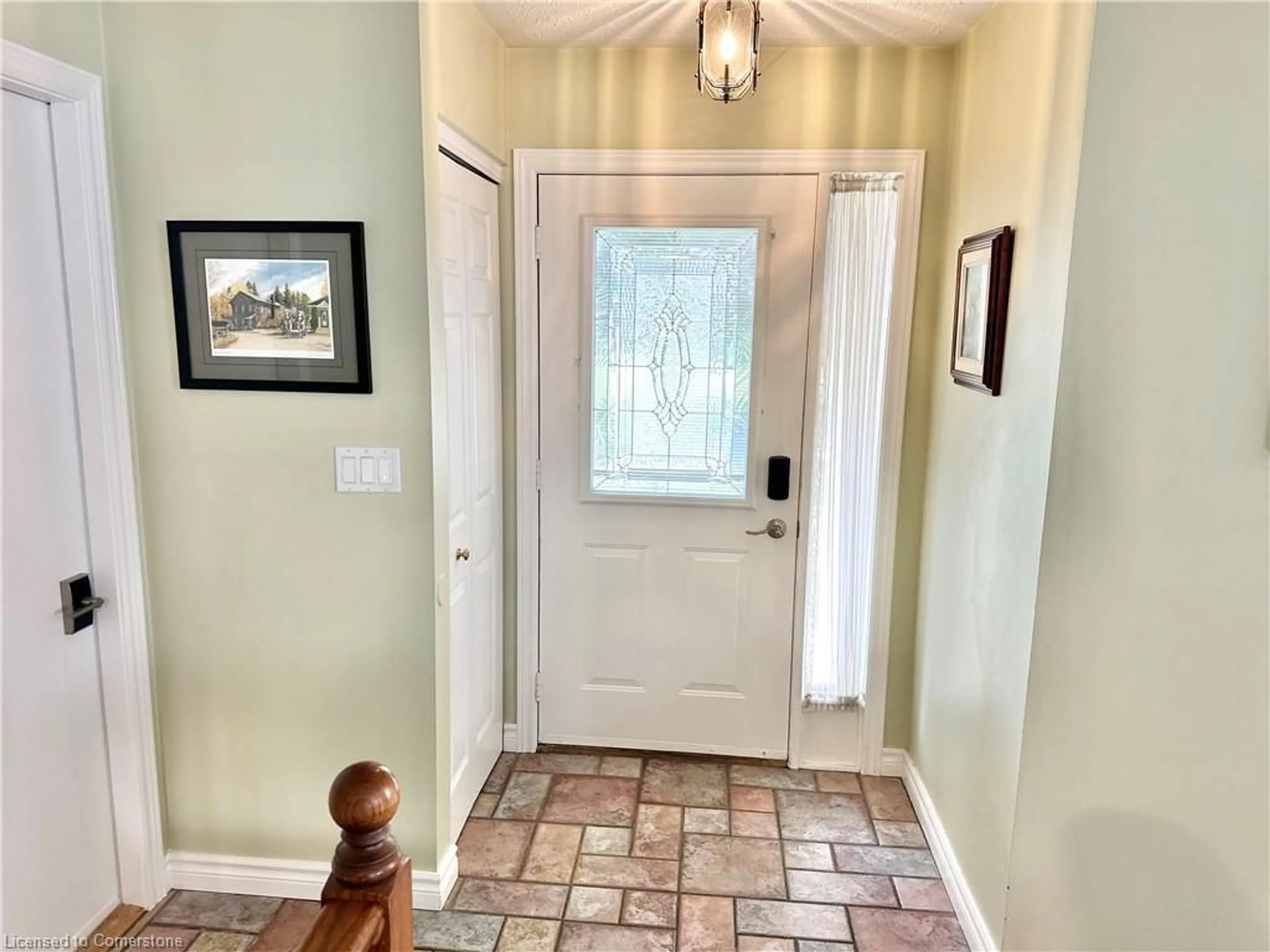 Indoor entryway for 66 Crestlynn Cres, Simcoe Ontario N3Y 4X3