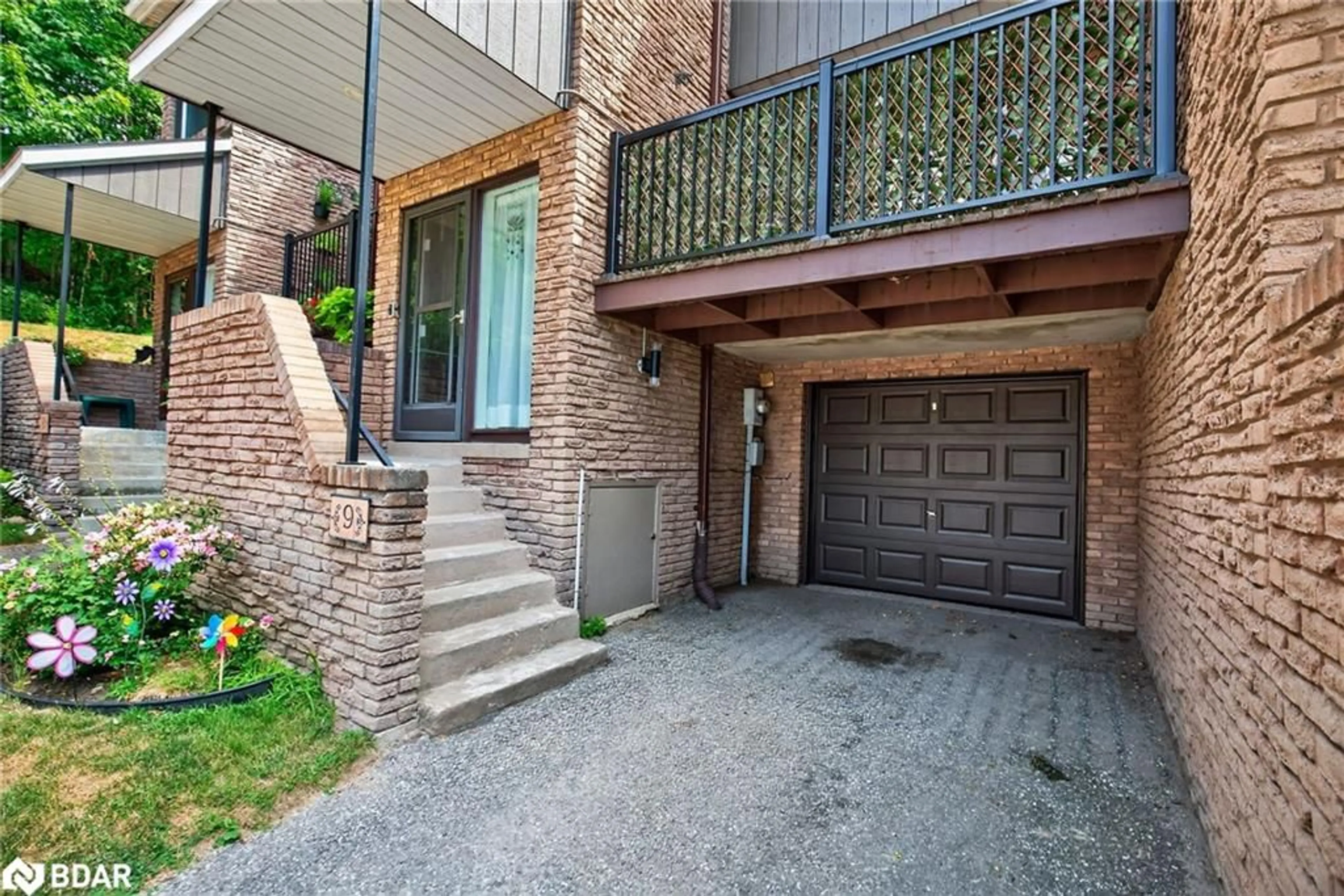 Unknown for 17 St Vincent St #9, Barrie Ontario L4M 3Y3