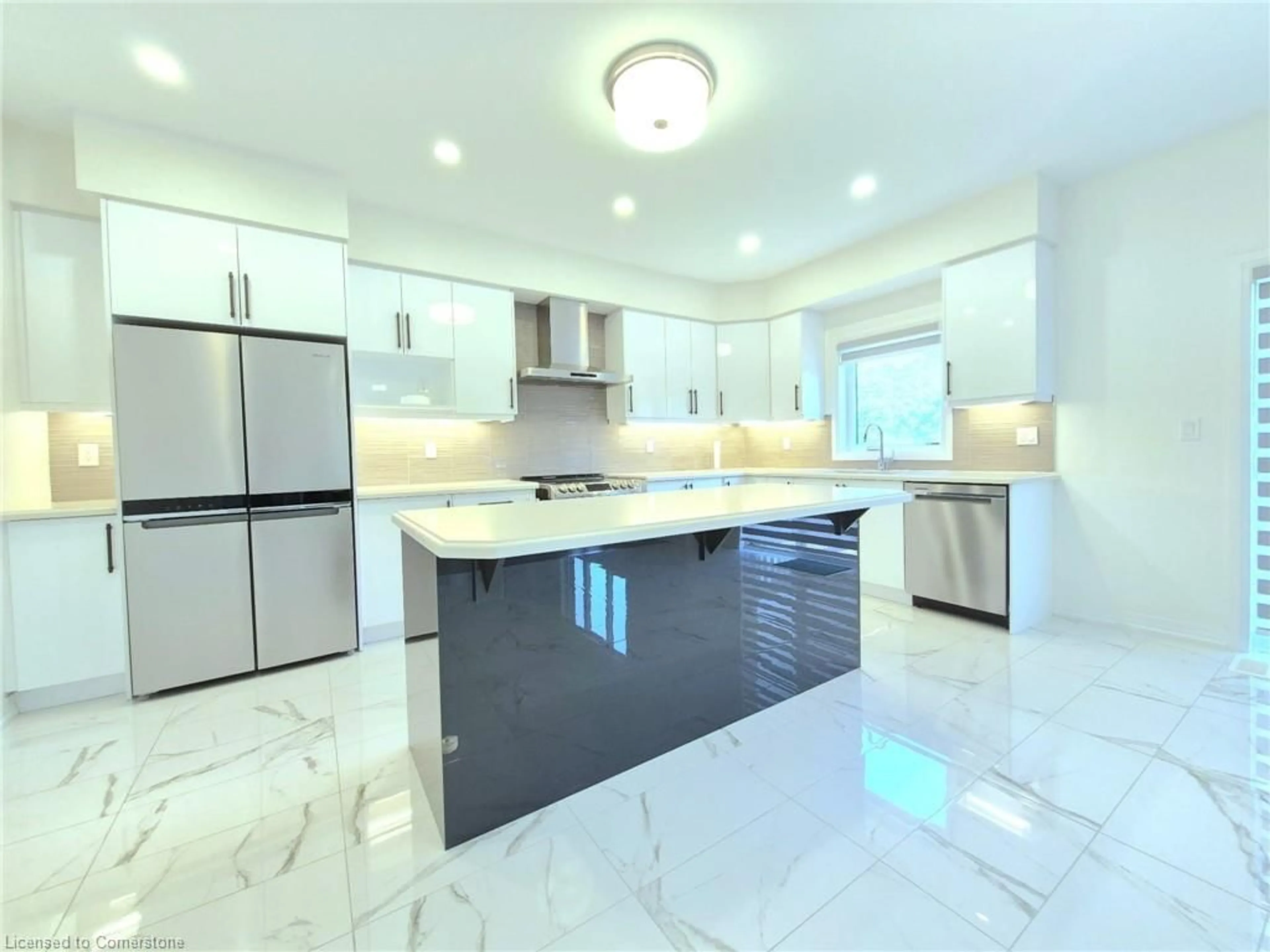 Open concept kitchen, ceramic/tile floor for 7 Stauffer Rd, Brantford Ontario N3V 0B1