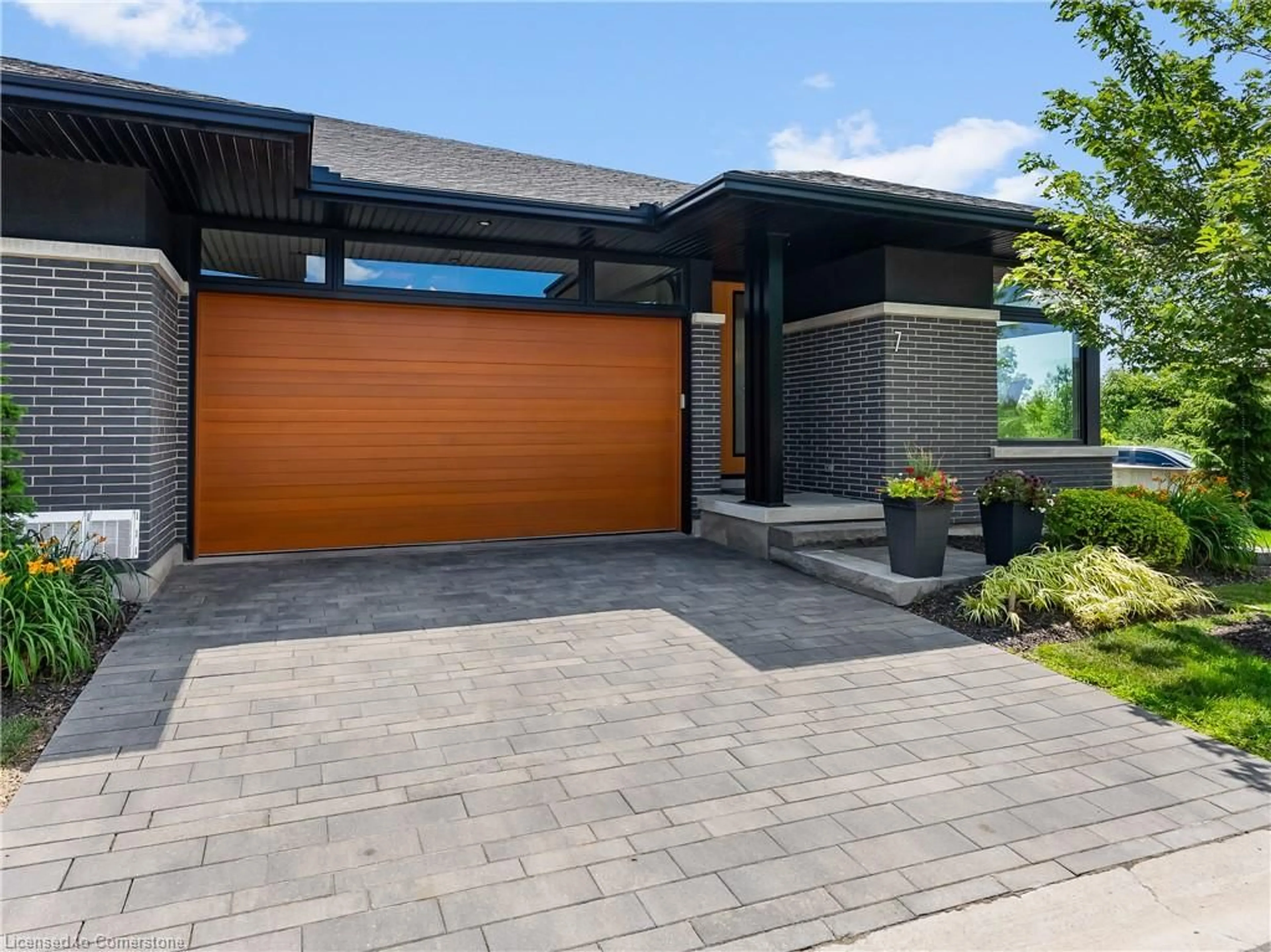 Home with brick exterior material, street for 7 Taliesin Trail, Welland Ontario L3C 0H5