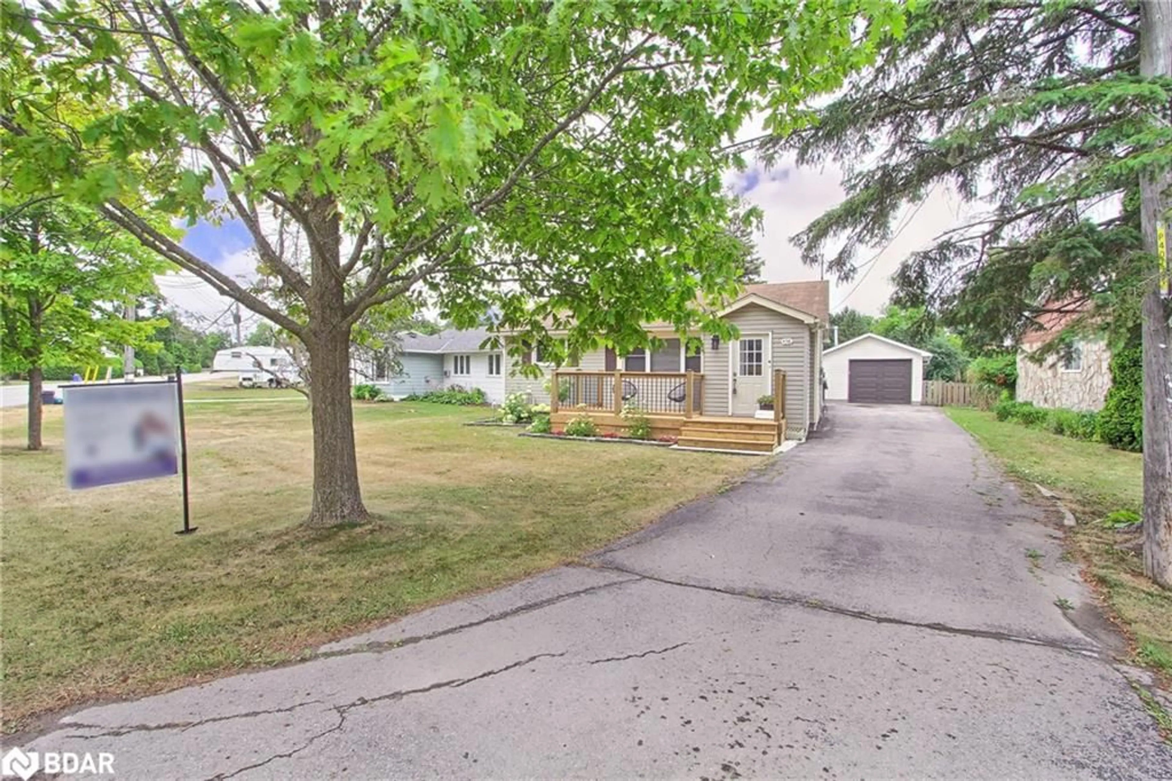 A pic from outside/outdoor area/front of a property/back of a property/a pic from drone, street for 458 Dundas St, Beaverton Ontario L0K 1A0