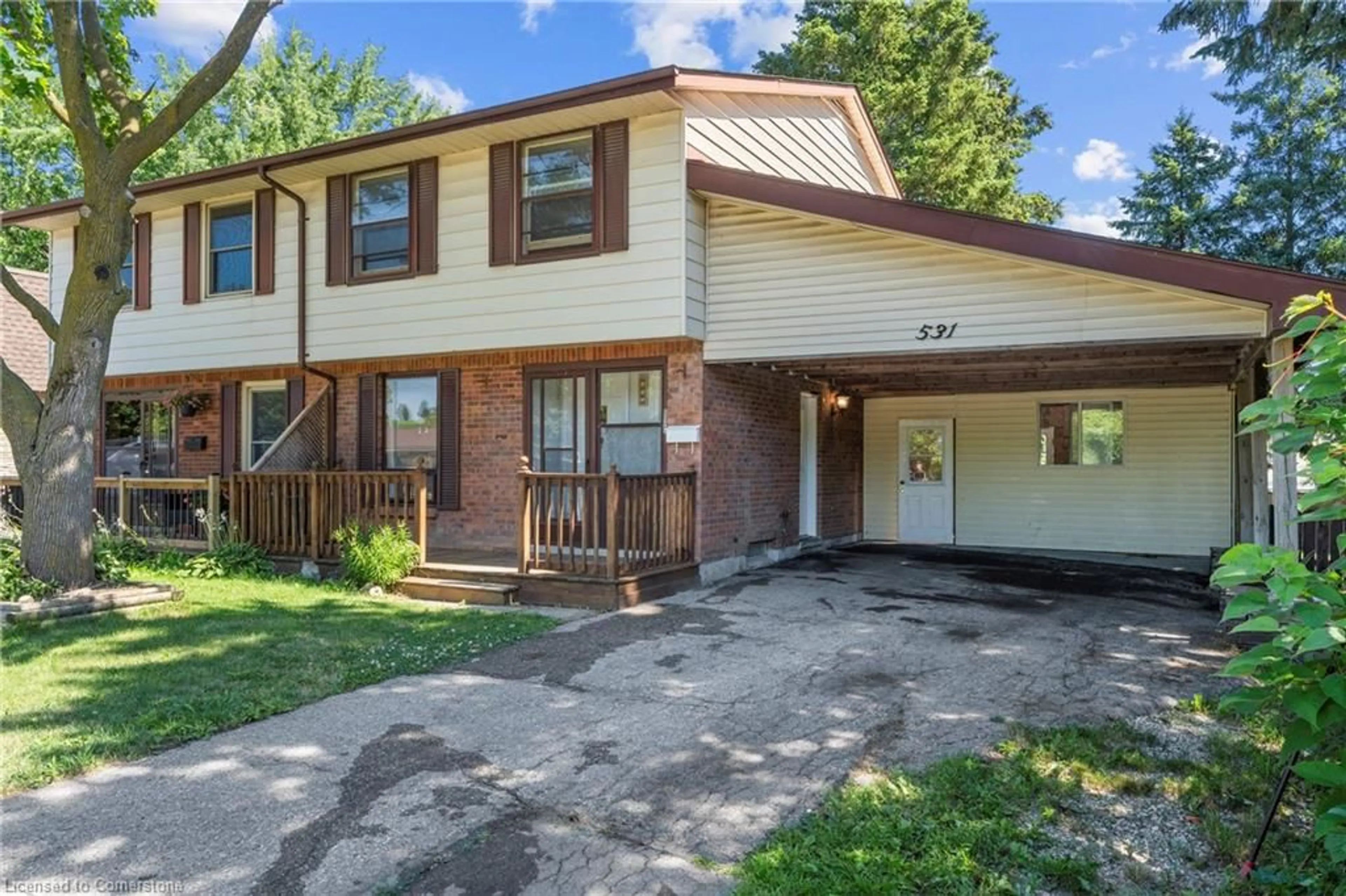 Home with vinyl exterior material, street for 531 Strasburg Rd, Kitchener Ontario N2E 1P1