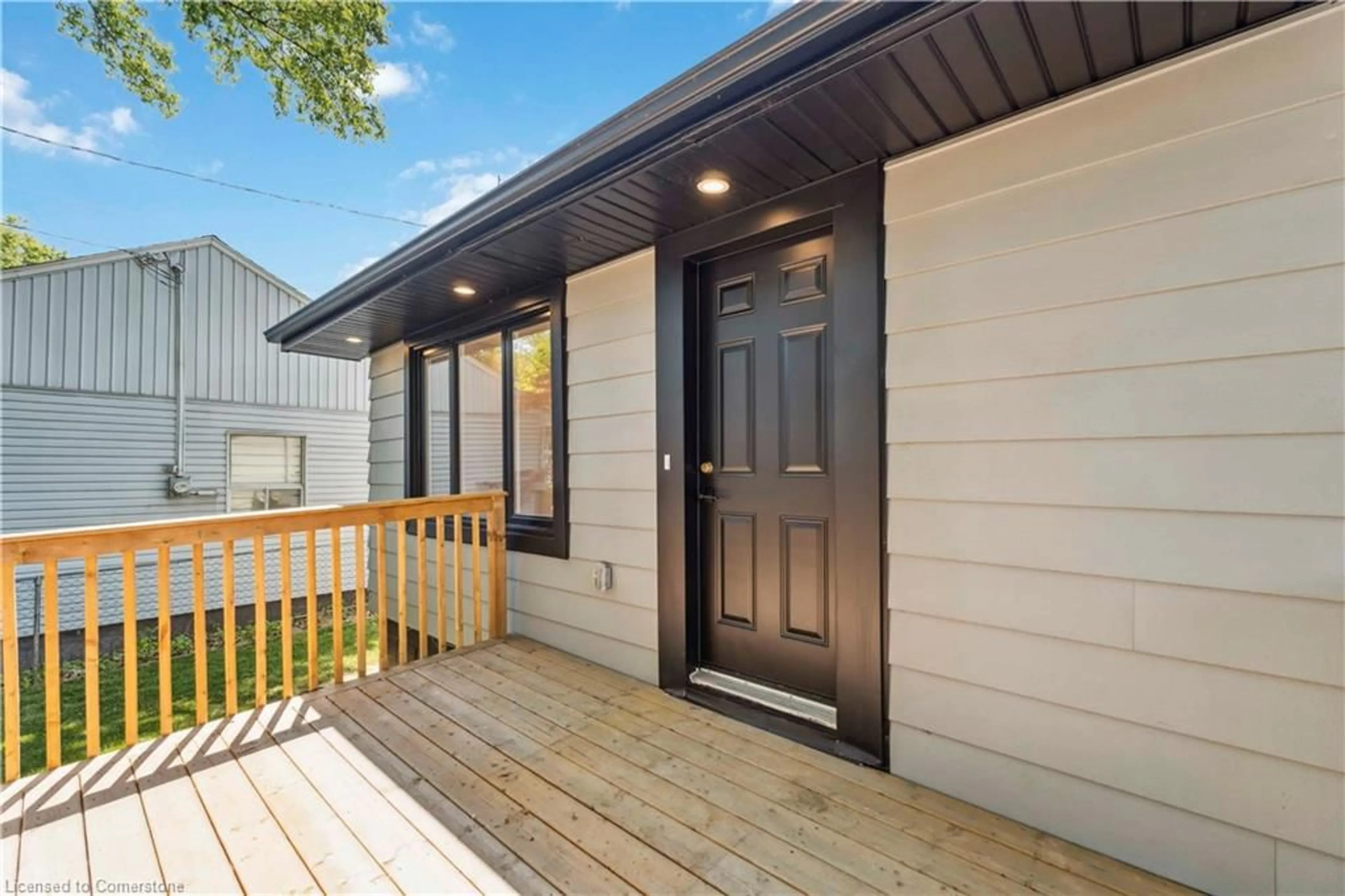 Home with vinyl exterior material, street for 387 Weir St, Hamilton Ontario L8H 5G6