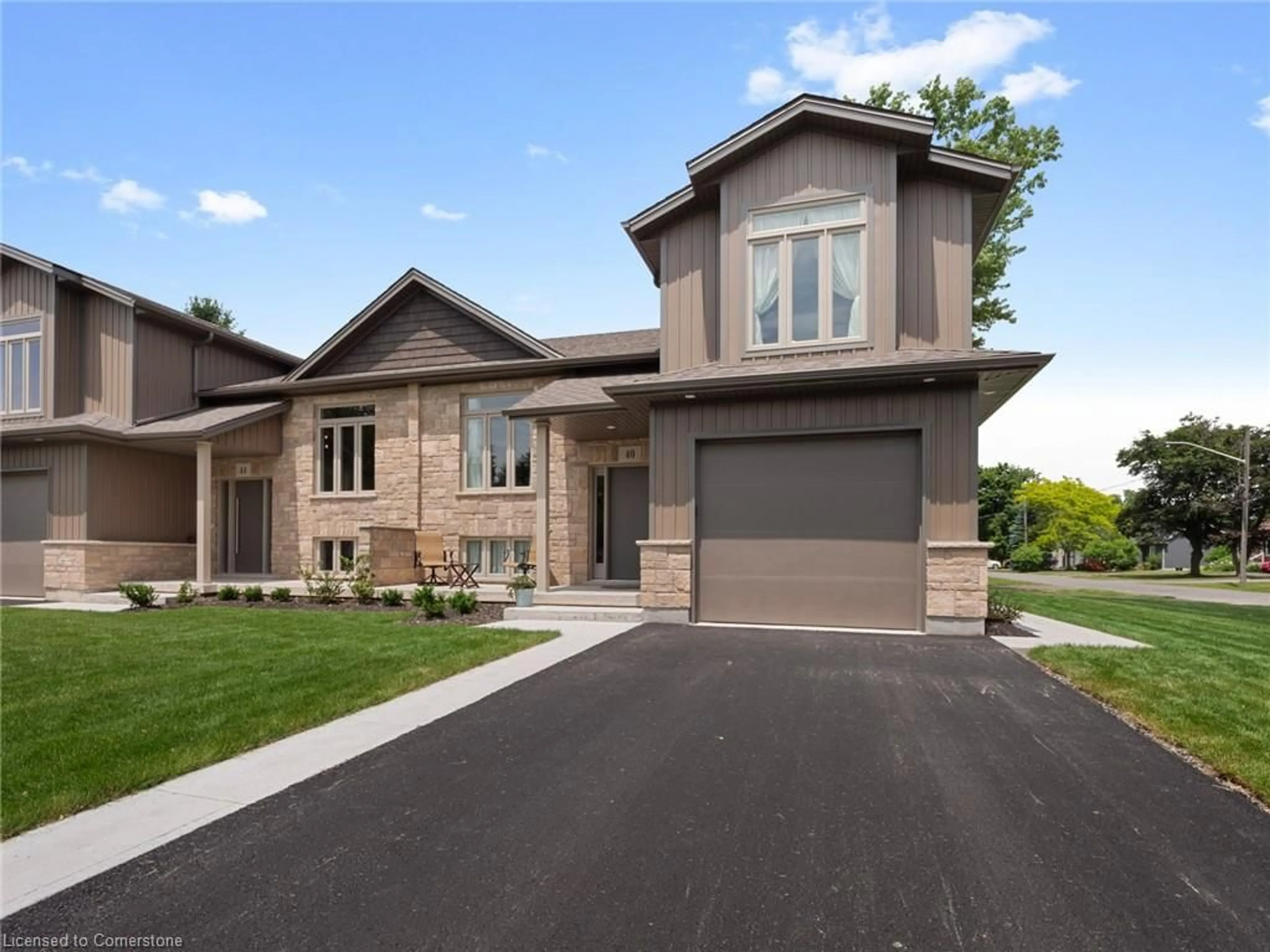Home with brick exterior material, street for 40 Topham Blvd, Welland Ontario L3C 3G2