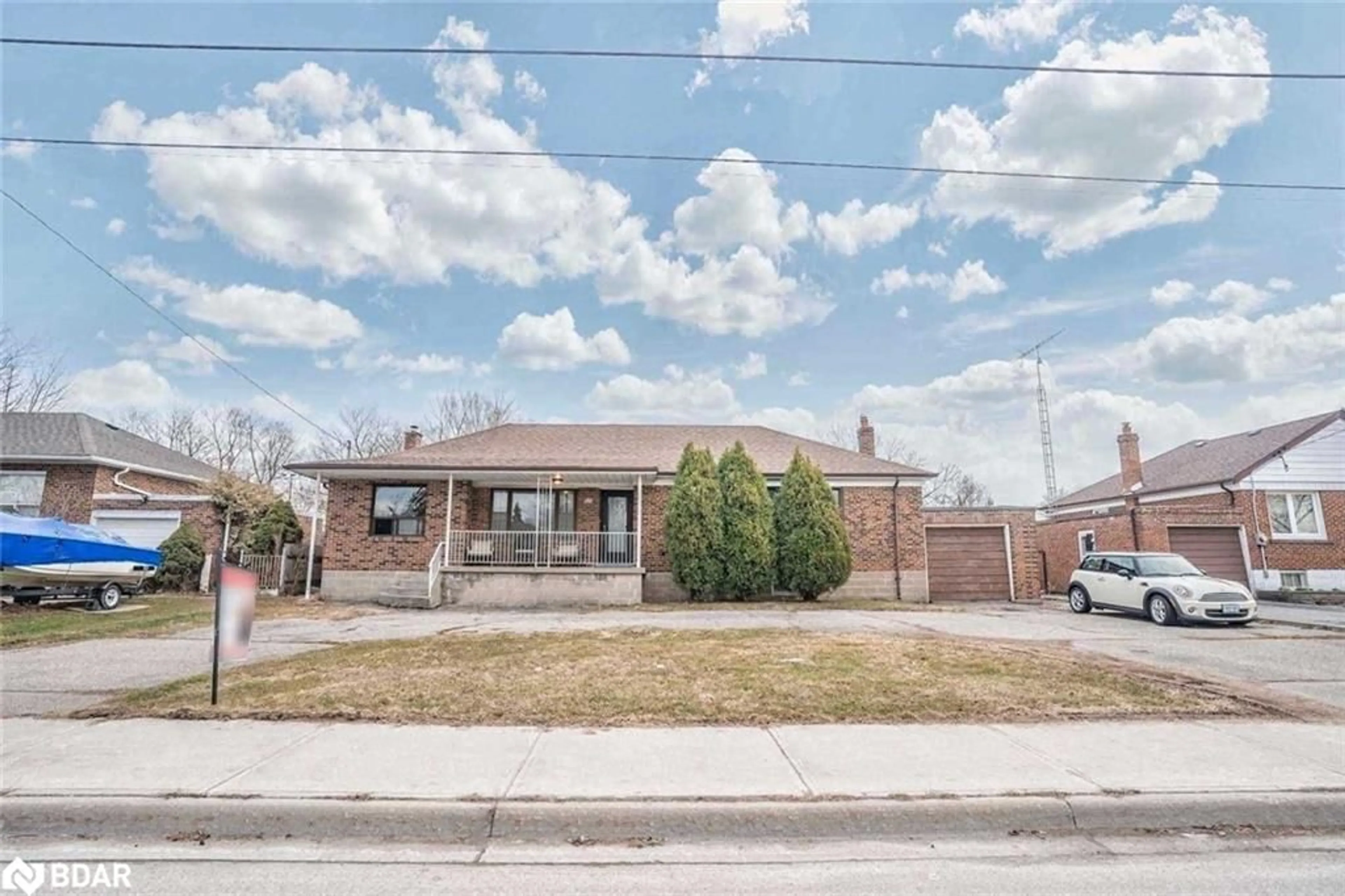 Home with brick exterior material, street for 634 Hyacinthe Blvd, Mississauga Ontario L5A 2C5