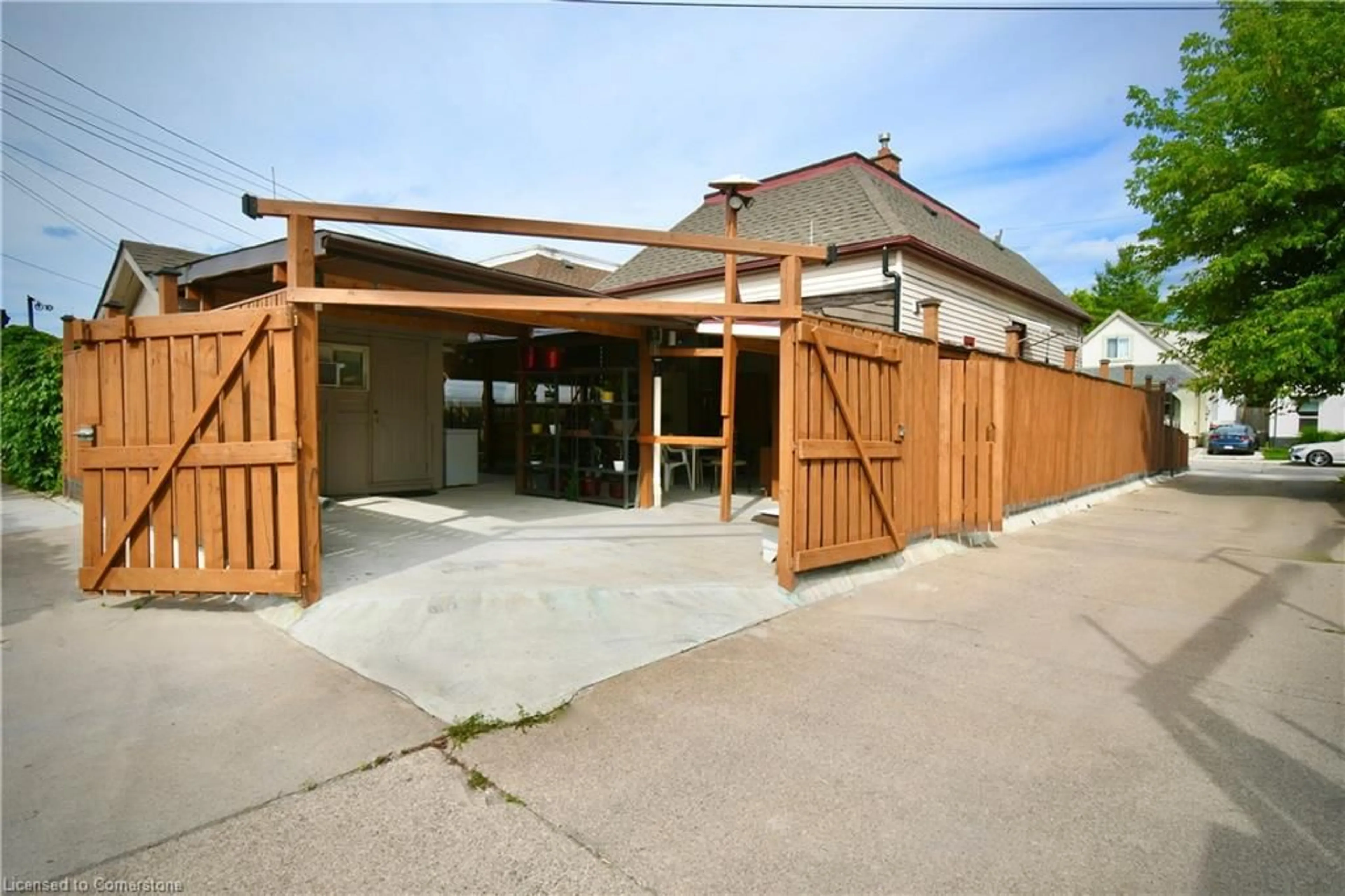 Patio, building for 13 Leeming St, Hamilton Ontario L8L 5T4