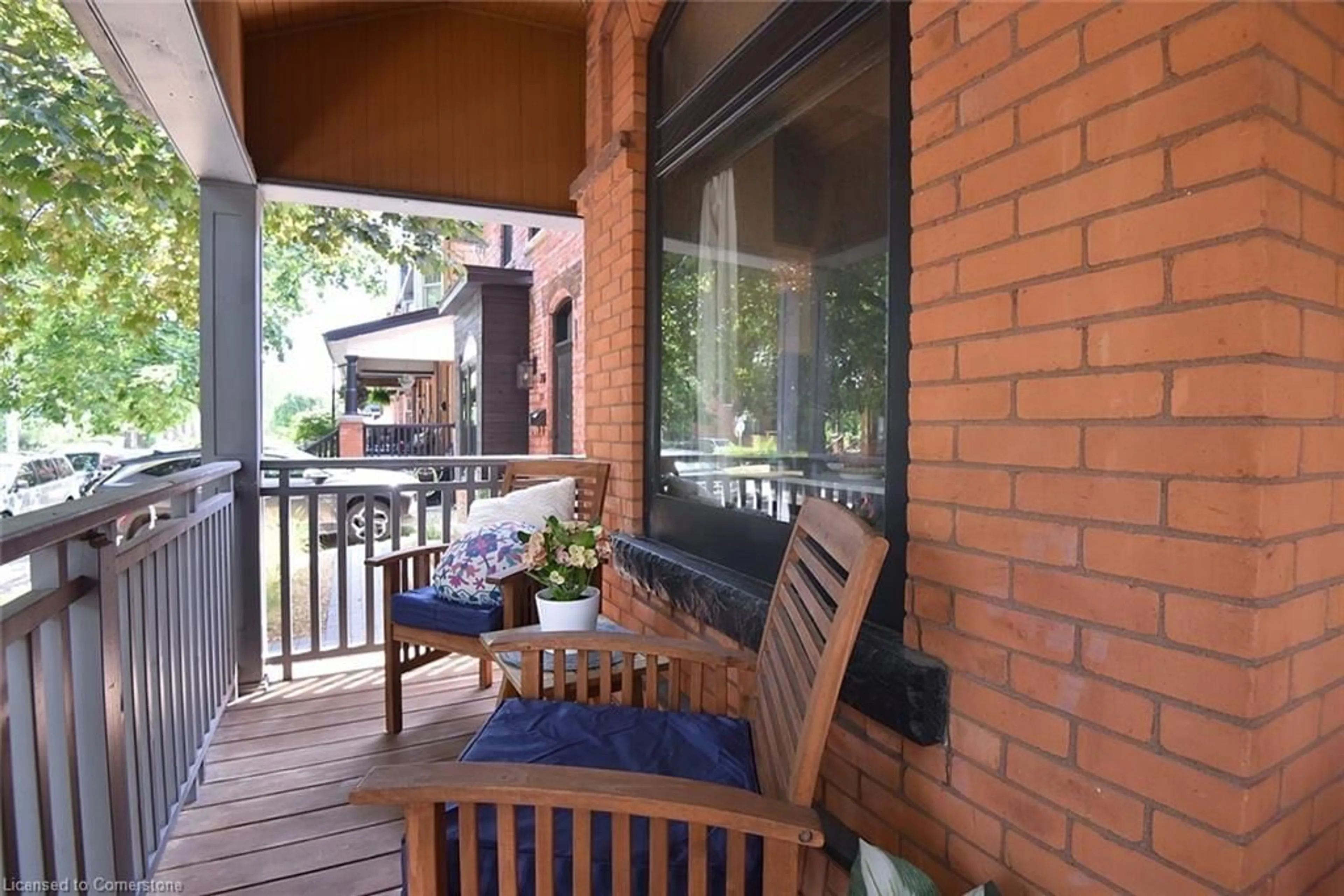 Patio, street for 293 Charlton Ave, Hamilton Ontario L8P 2E4