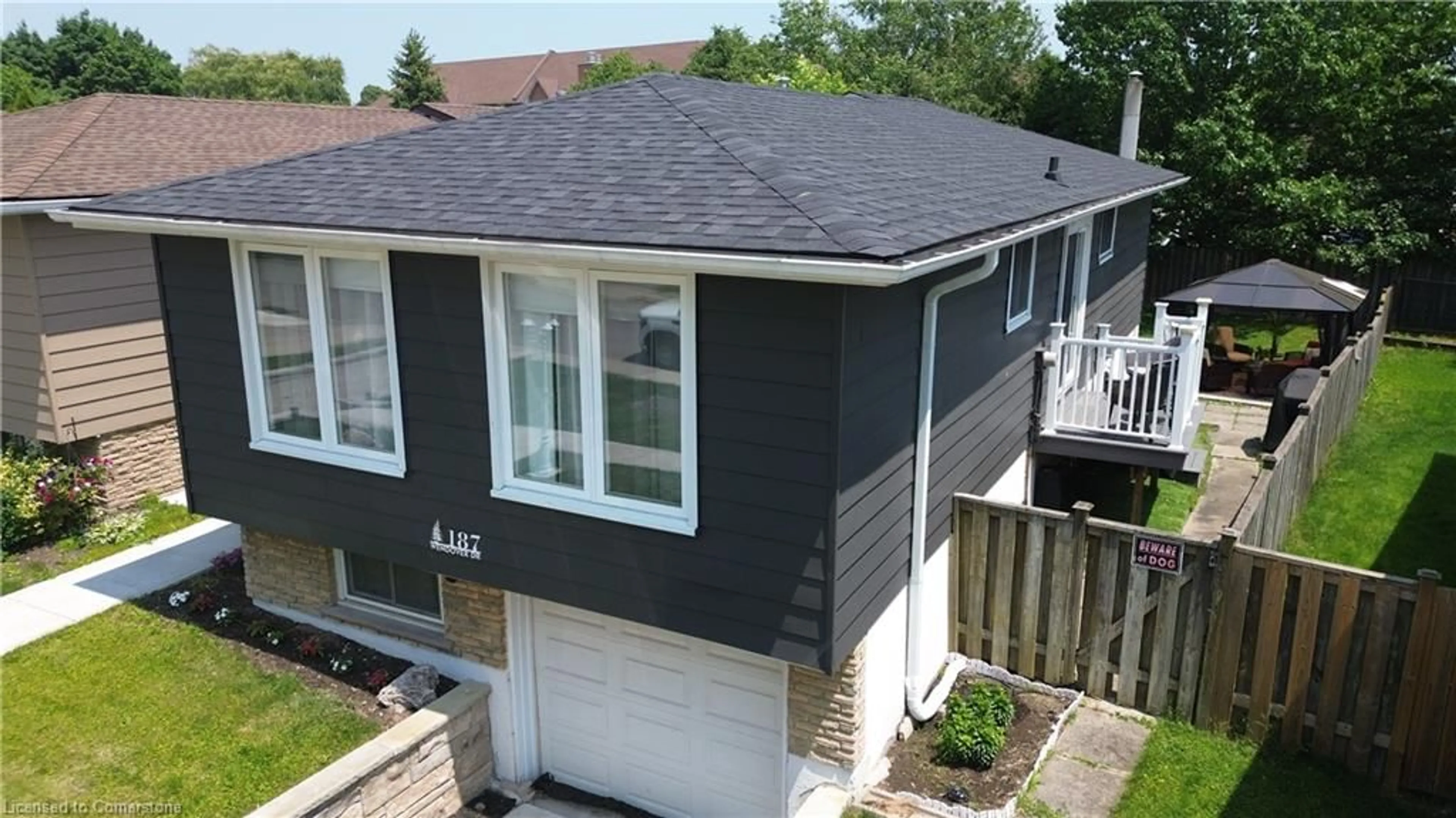 A pic from outside/outdoor area/front of a property/back of a property/a pic from drone, building for 187 Wendover Dr, Hamilton Ontario L9C 5X6