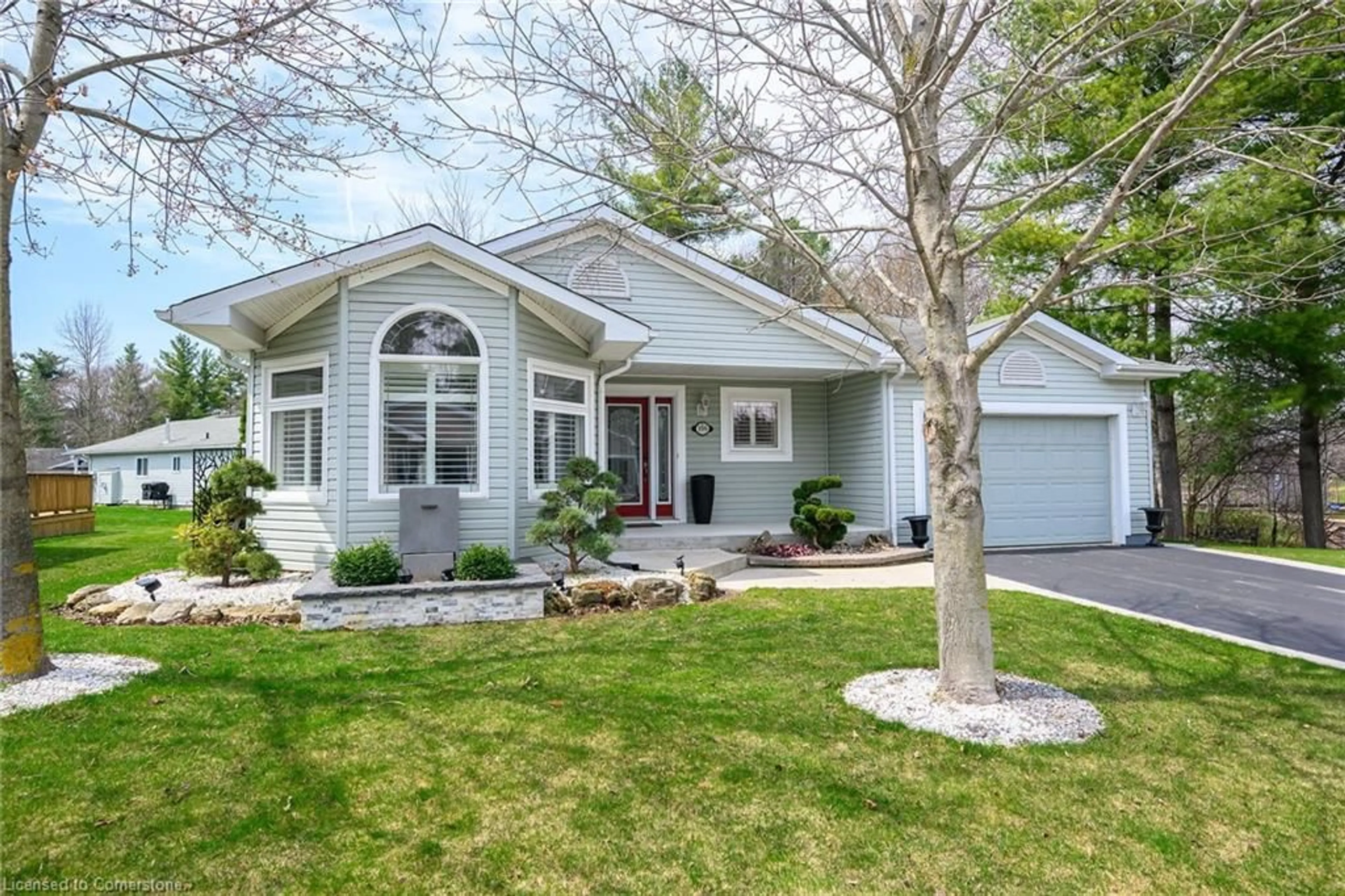 Home with vinyl exterior material, street for 106 Bushmill Cir, Flamborough Ontario L8B 1A5