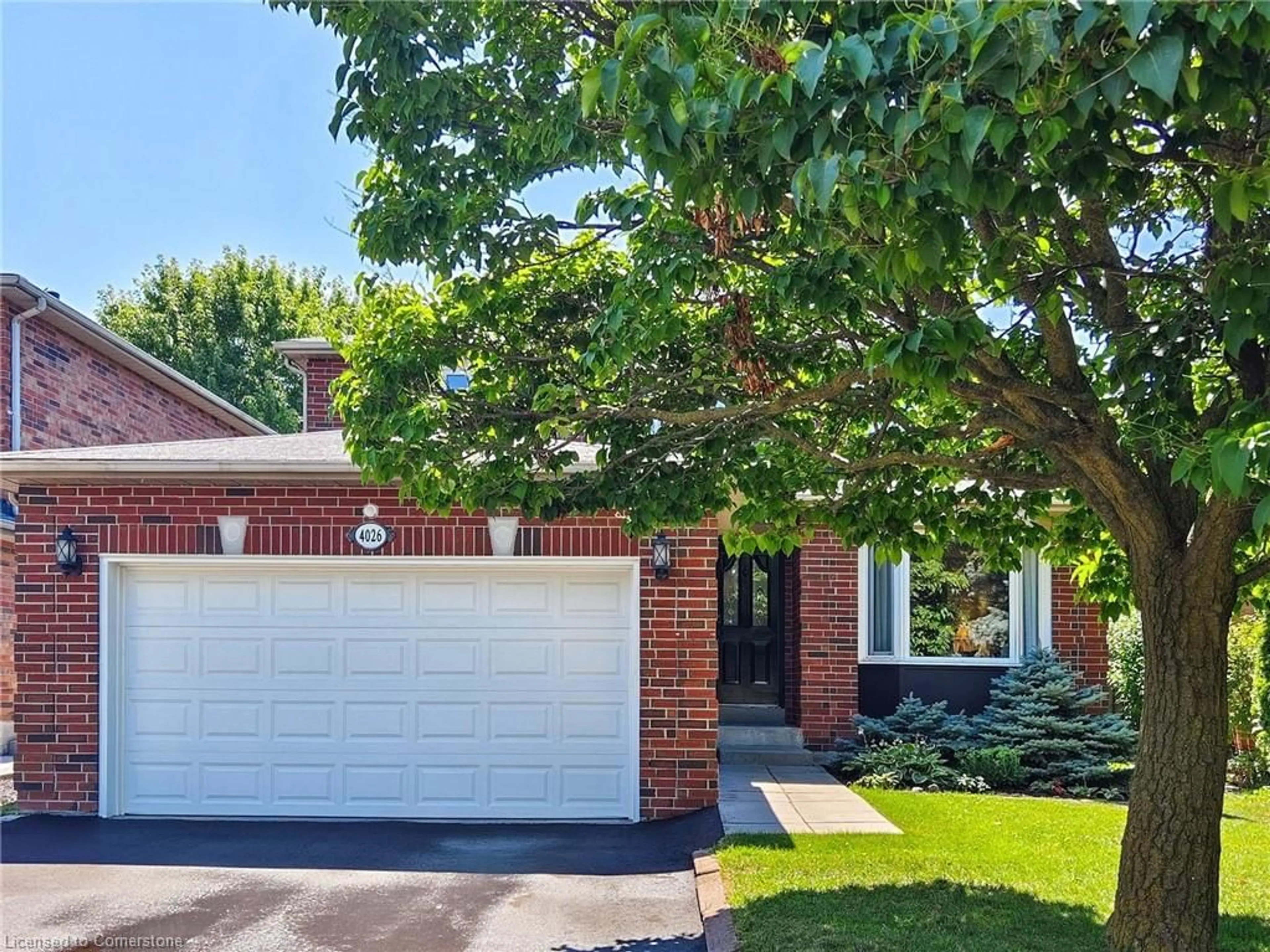 Home with brick exterior material, street for 4026 Renfrew Cres, Mississauga Ontario L5L 4J2