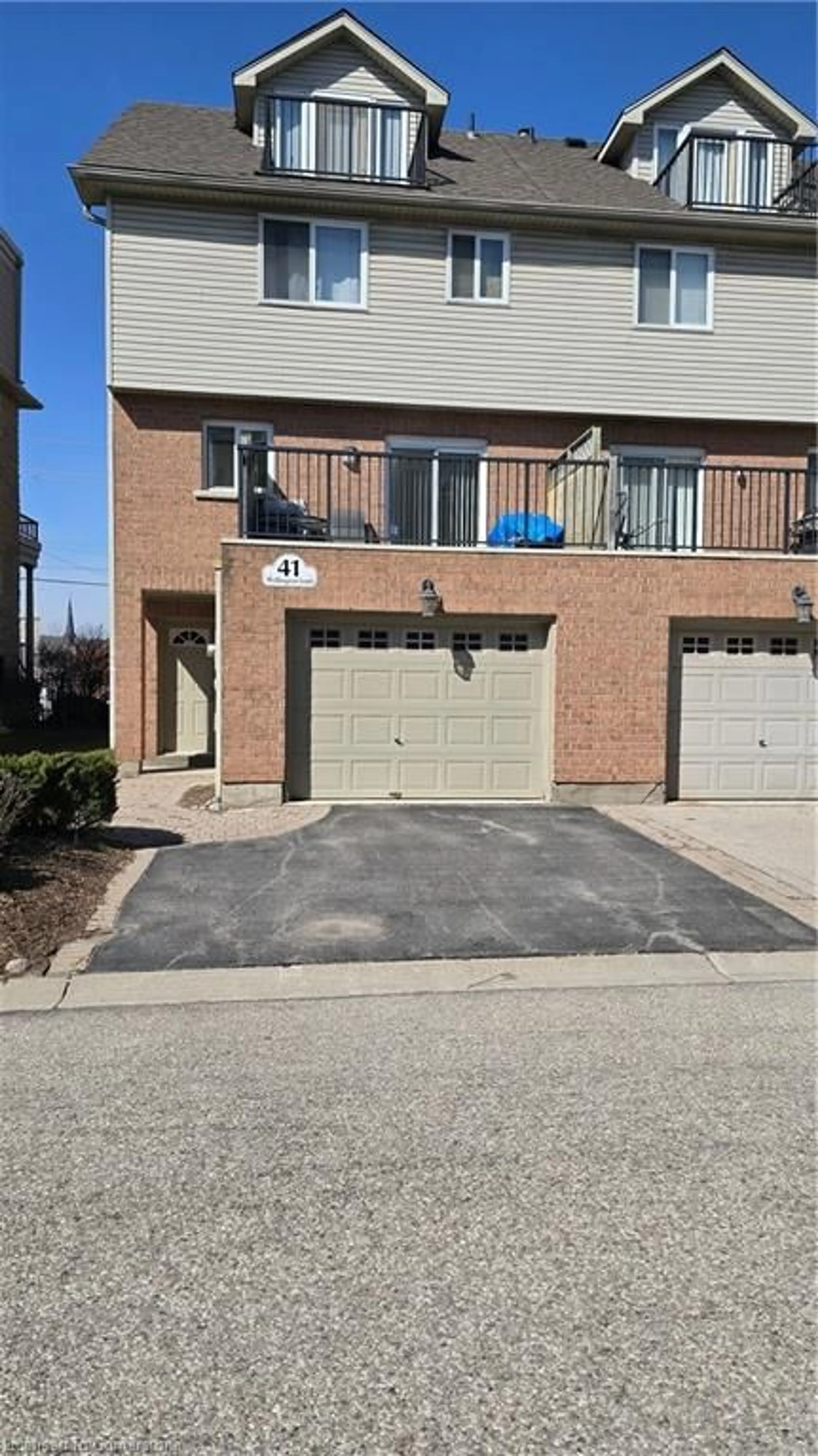 Unknown for 41 Wellington St, Cambridge Ontario N1R 3Y6