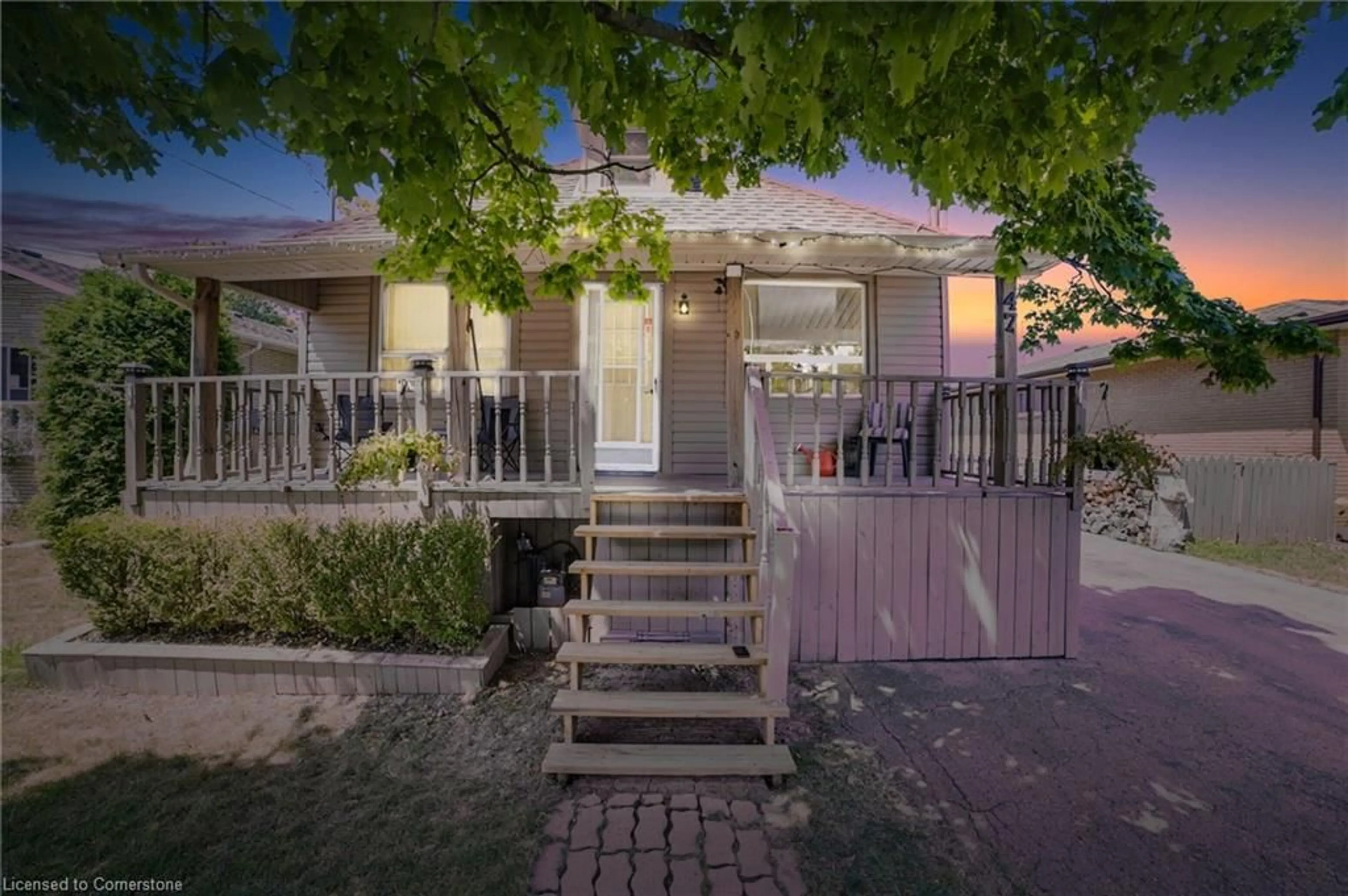 Patio, street for 47 Worsley Rd, Stoney Creek Ontario L8E 2E9