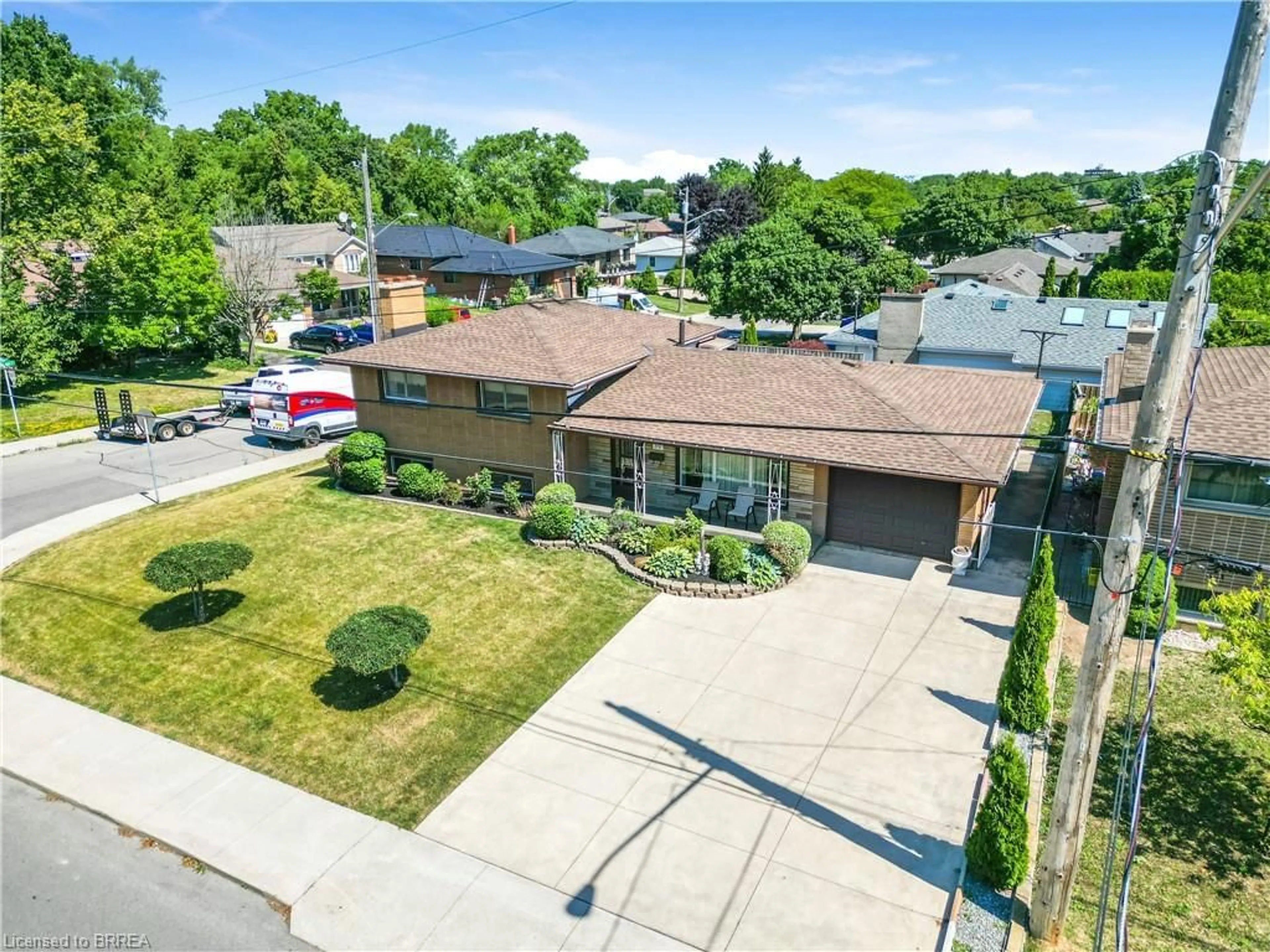 A pic from outside/outdoor area/front of a property/back of a property/a pic from drone, street for 50 Aldridge St, Hamilton Ontario L9C 2T2