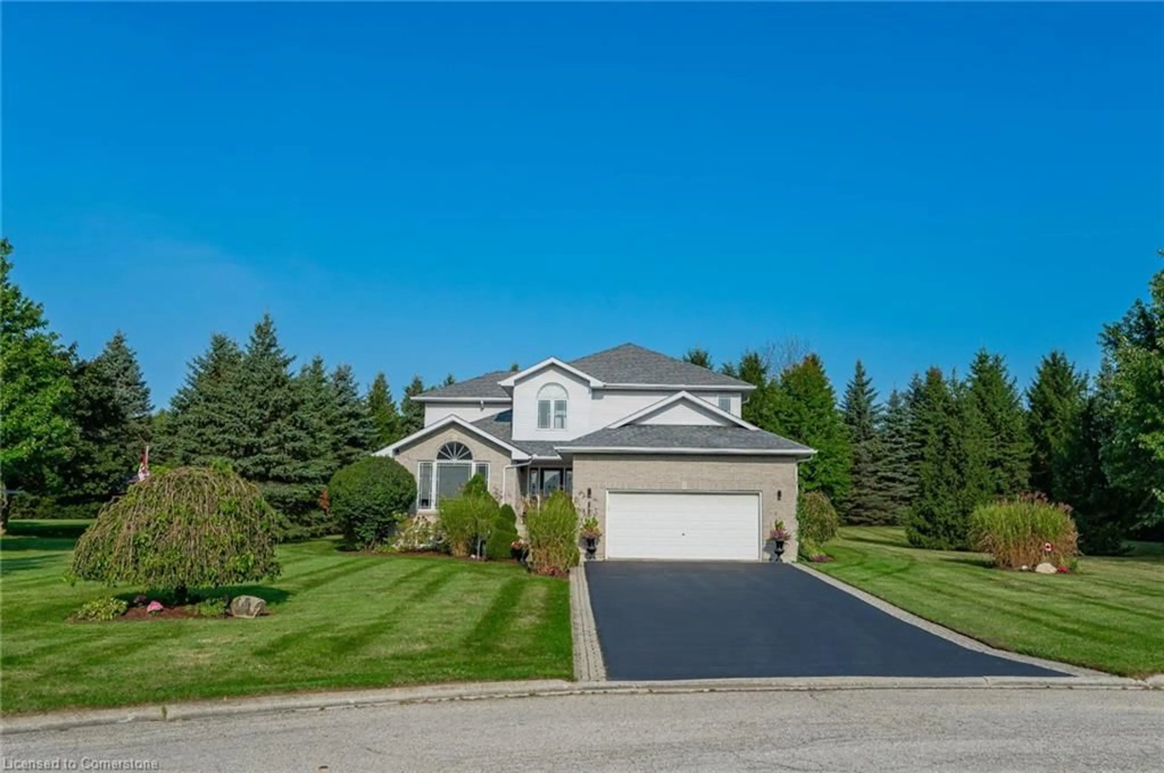 A pic from outside/outdoor area/front of a property/back of a property/a pic from drone, street for 6 George Wellington Pl, Guelph Ontario N1H 6J1