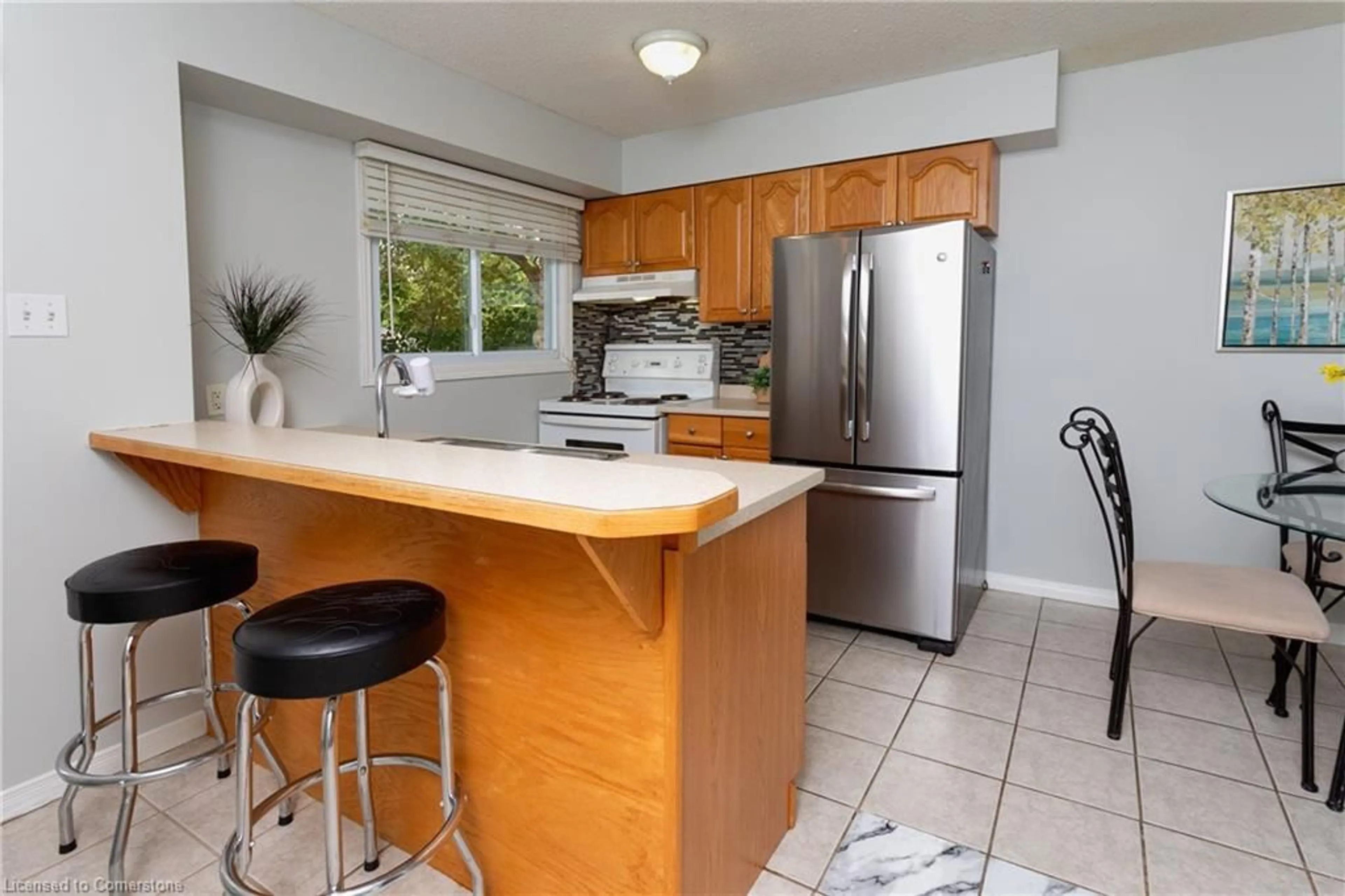 Standard kitchen, unknown for 211 Veronica Dr #10, Kitchener Ontario N2A 2R8