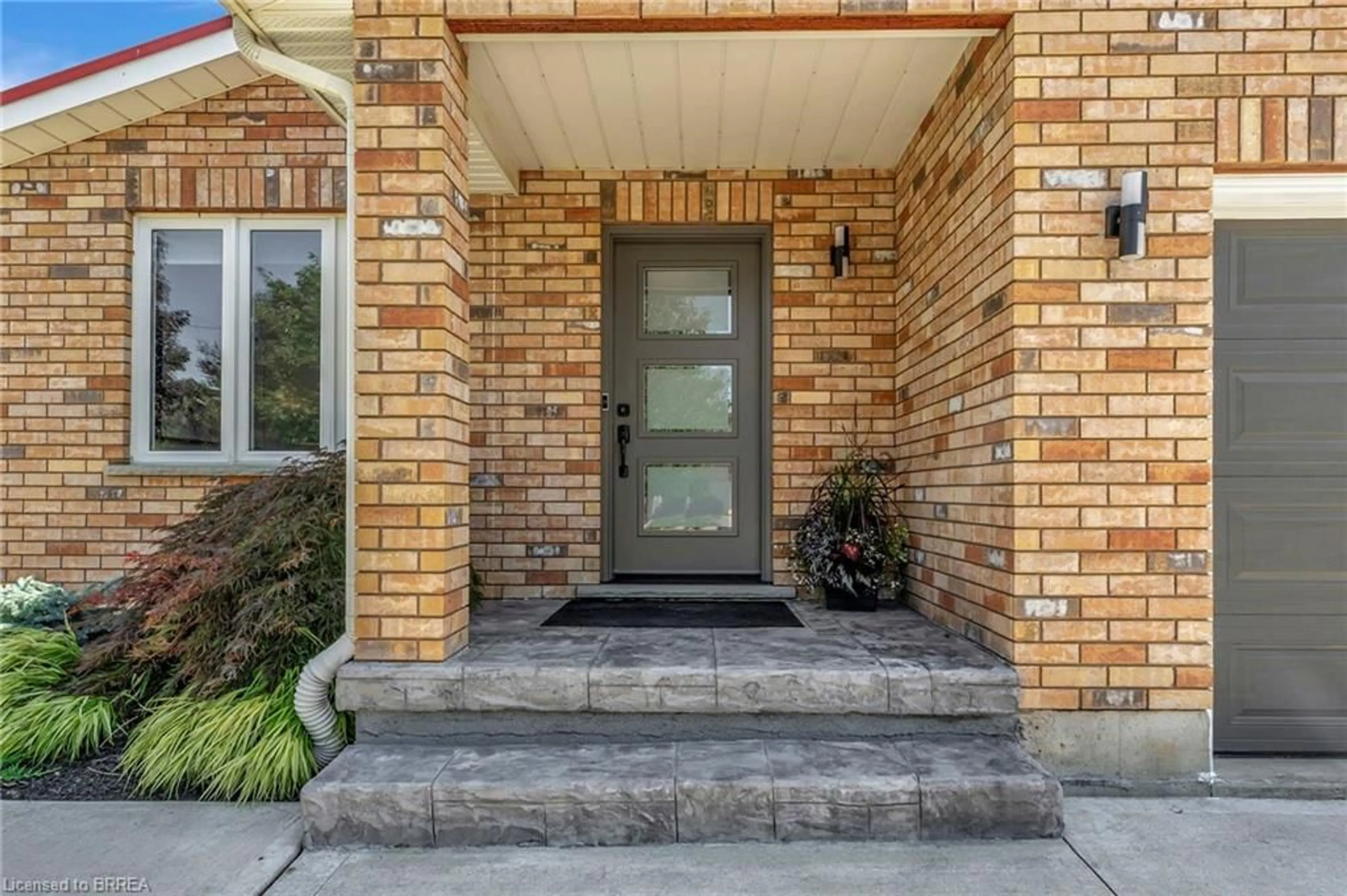 Home with brick exterior material, street for 19 Limerick Lane, Brantford Ontario N3T 6L3