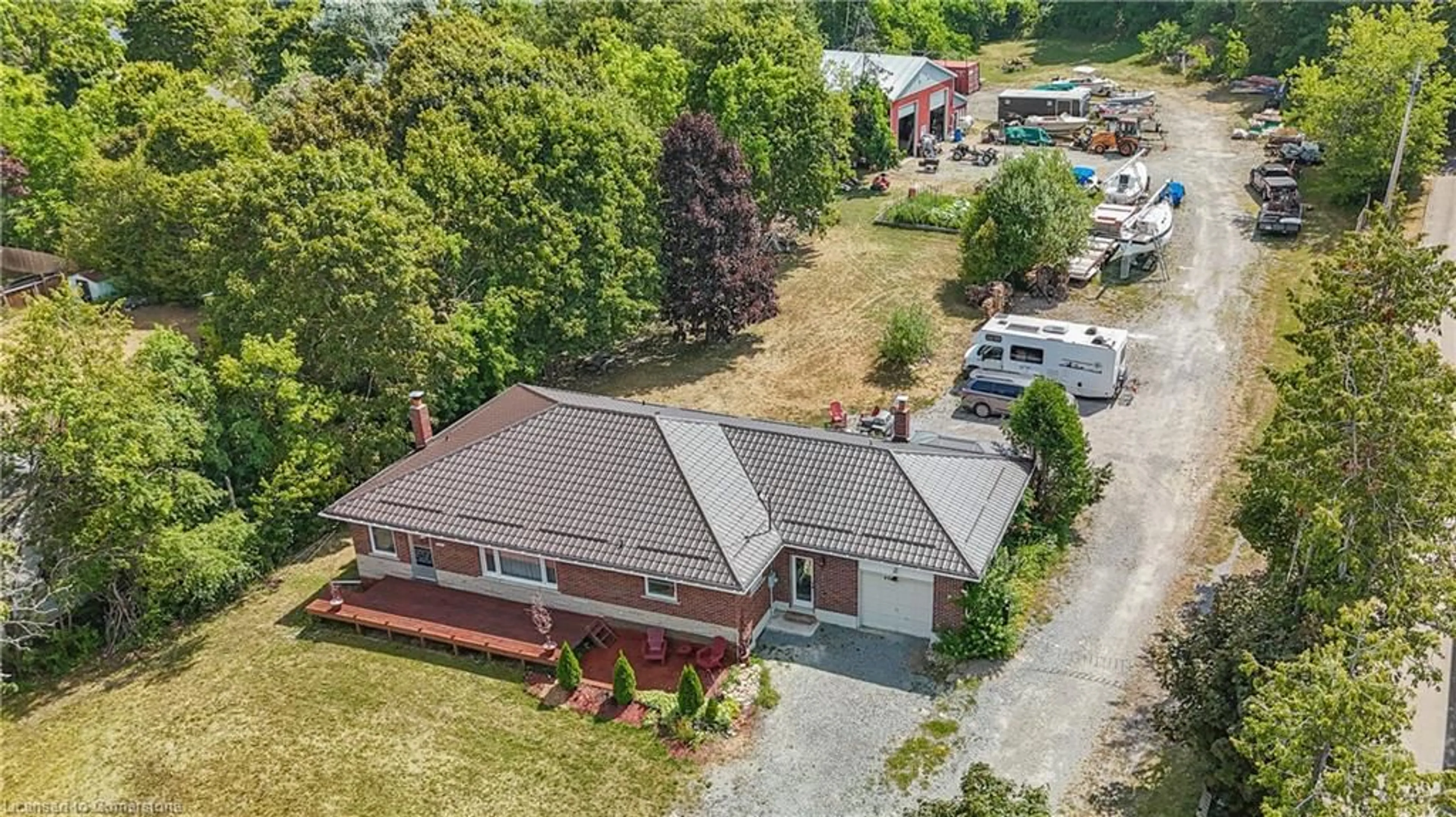 A pic from outside/outdoor area/front of a property/back of a property/a pic from drone, building for 499 York St, Beaverton Ontario L0K 1A0