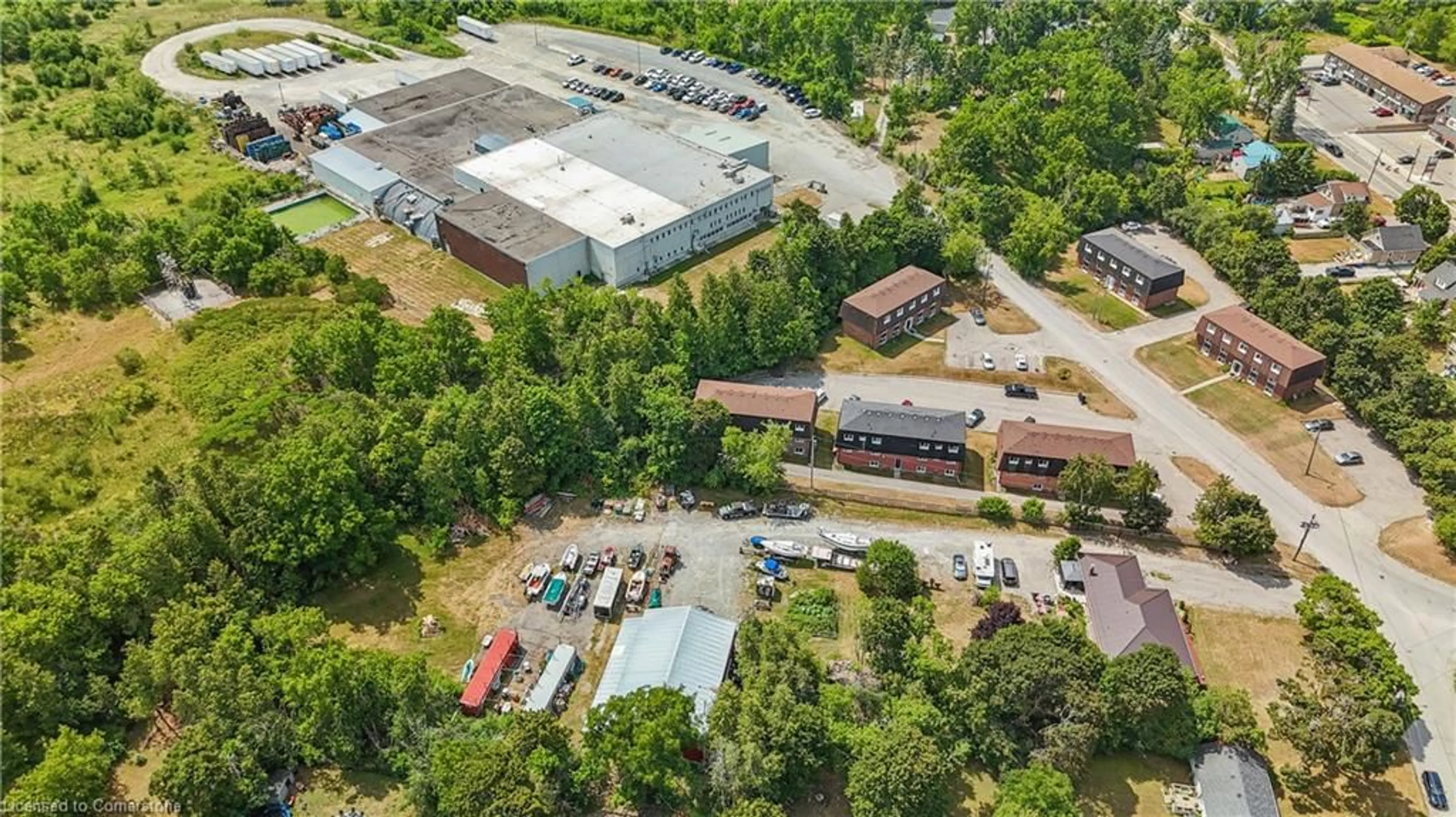 A pic from outside/outdoor area/front of a property/back of a property/a pic from drone, building for 499 York St, Beaverton Ontario L0K 1A0