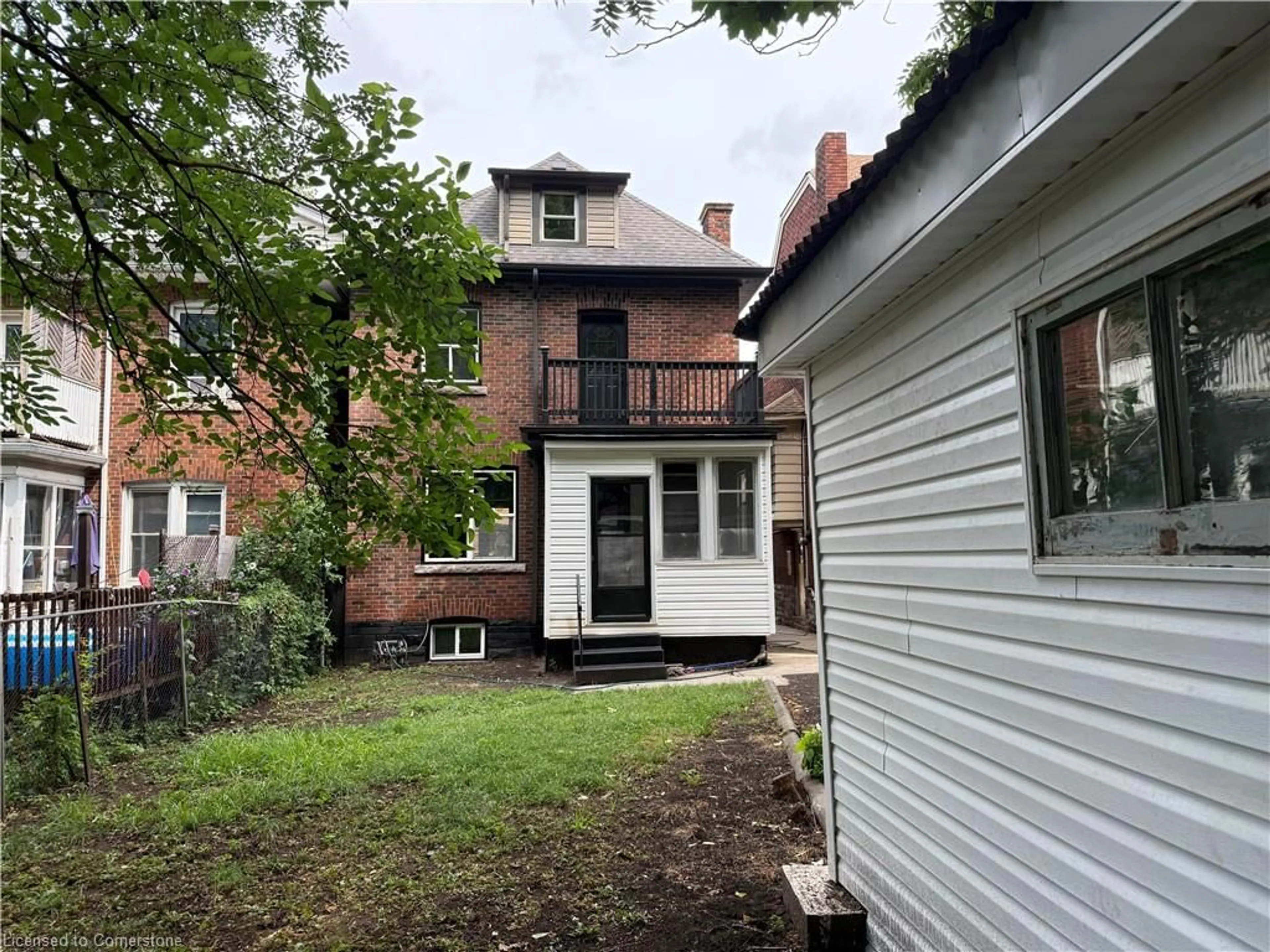 Patio, street for 172 Sherman Ave, Hamilton Ontario L8M 2P9
