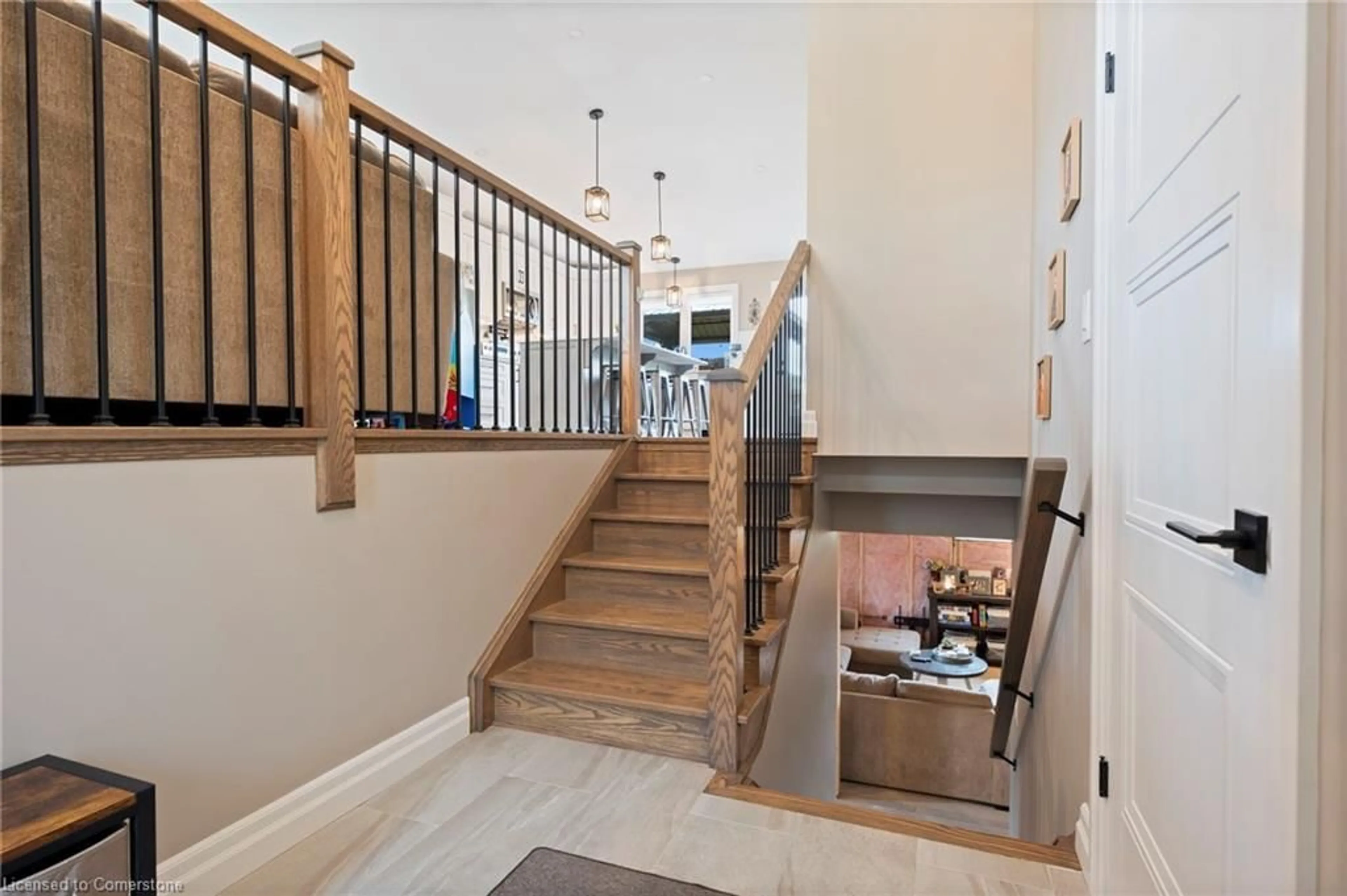 Indoor entryway for 209 Charles St, Waterford Ontario N0E 1Y0
