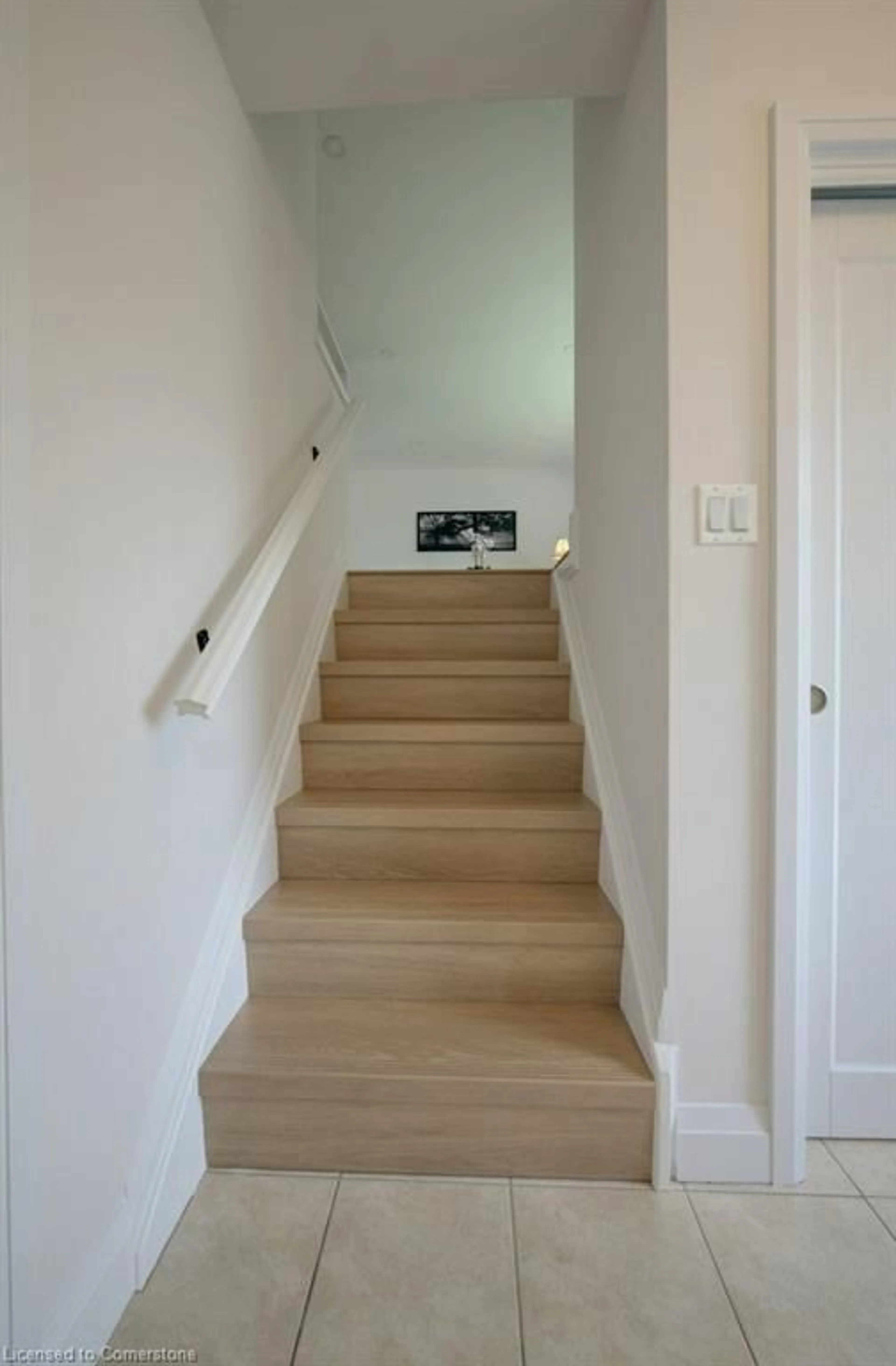 Stairs for 16 Elkington Dr, Kitchener Ontario N2B 1S2