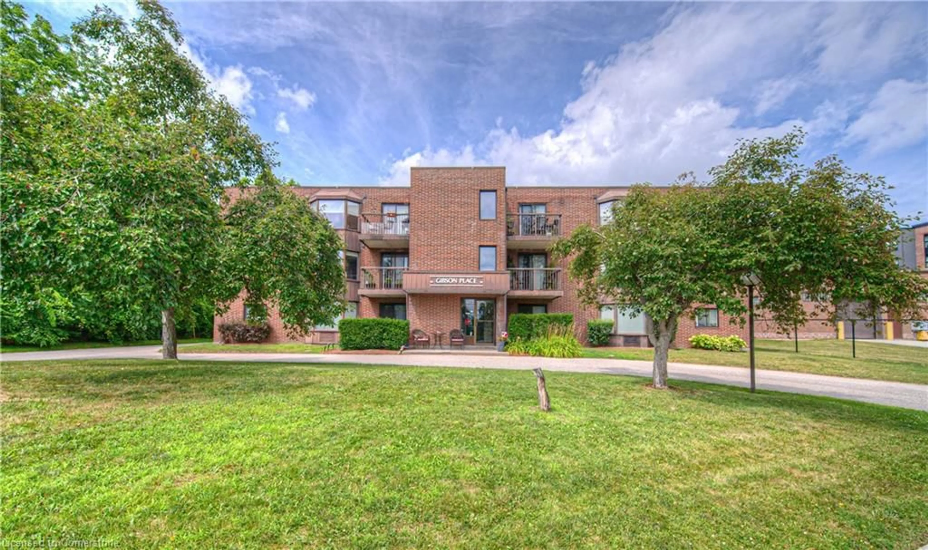 Patio, building for 50 Gibson St #301, Ayr Ontario N0B 1E0