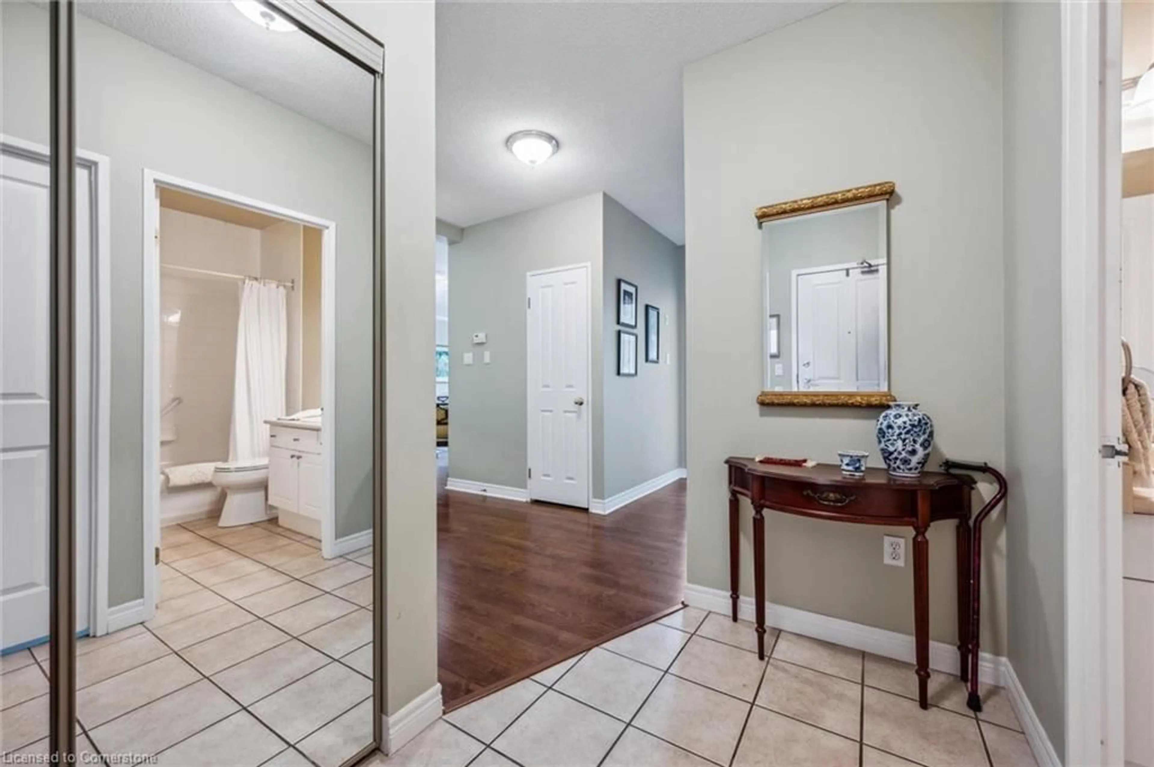 Indoor foyer for 60 Wyndham St #206, Guelph Ontario N1E 7H7