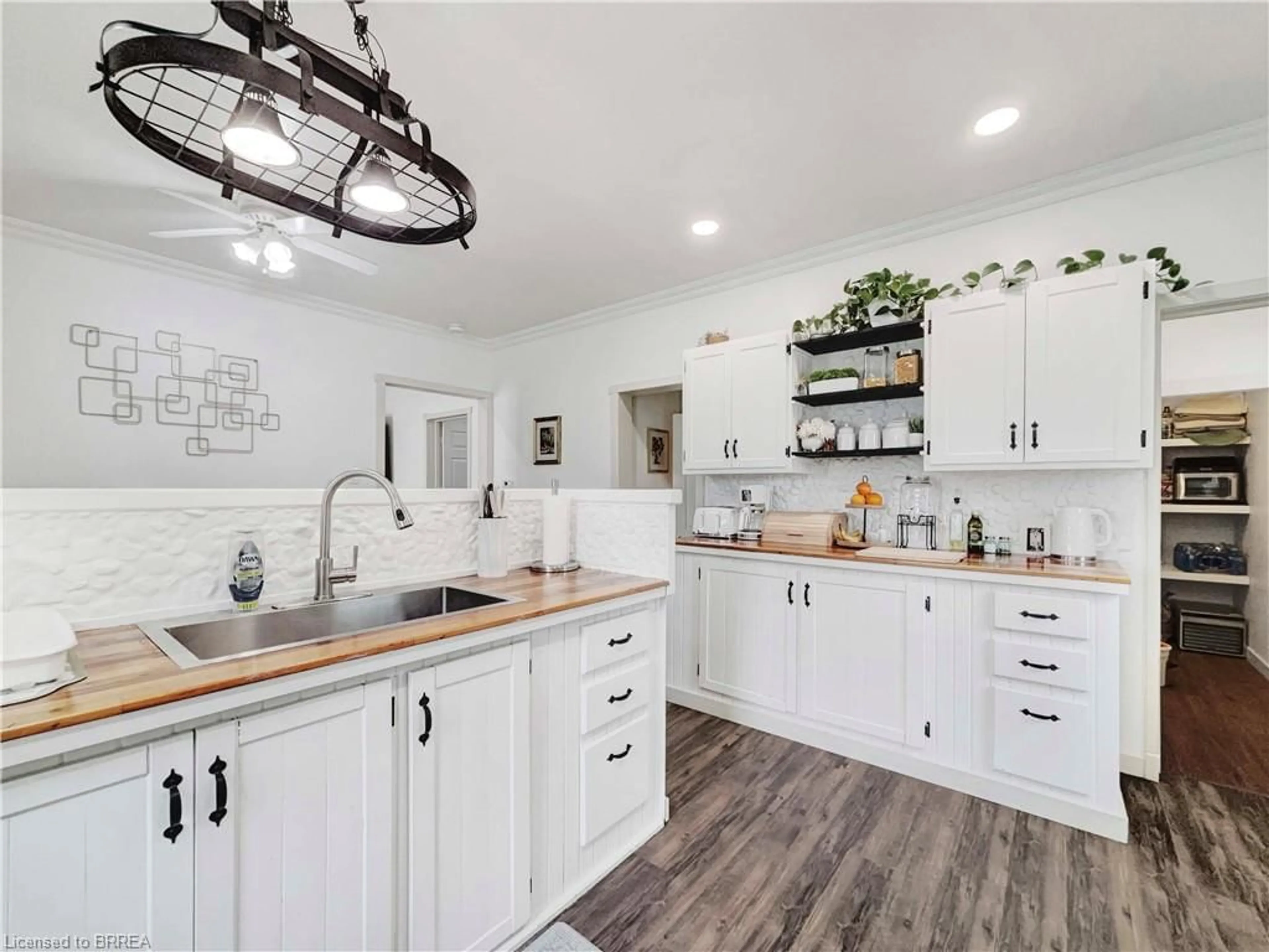 Open concept kitchen, unknown for 57 Mohawk St, Brantford Ontario N3S 2W4