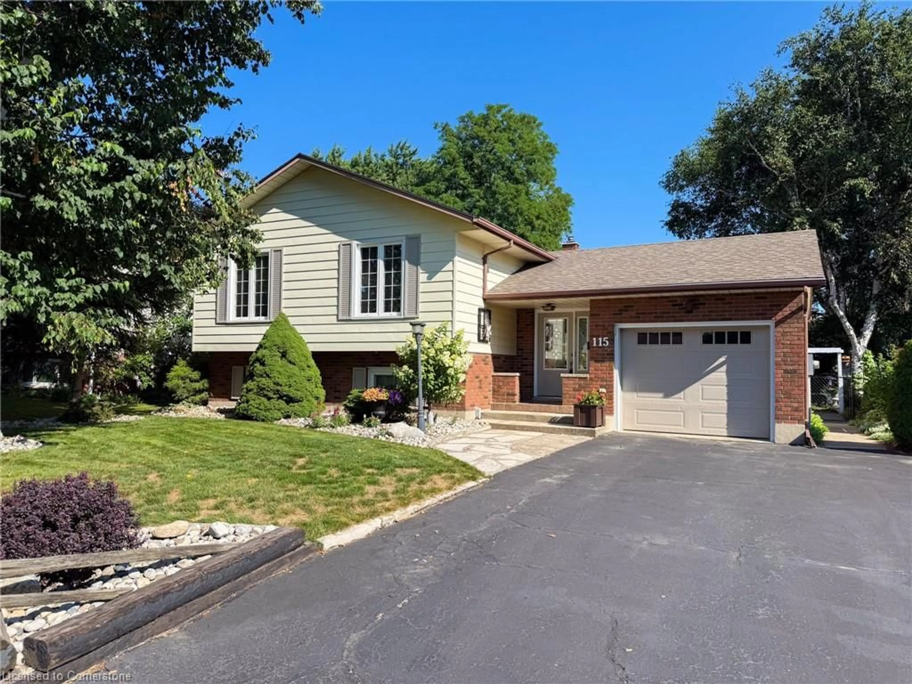 Home with brick exterior material, street for 115 Lynndale Rd, Simcoe Ontario N3Y 4W9