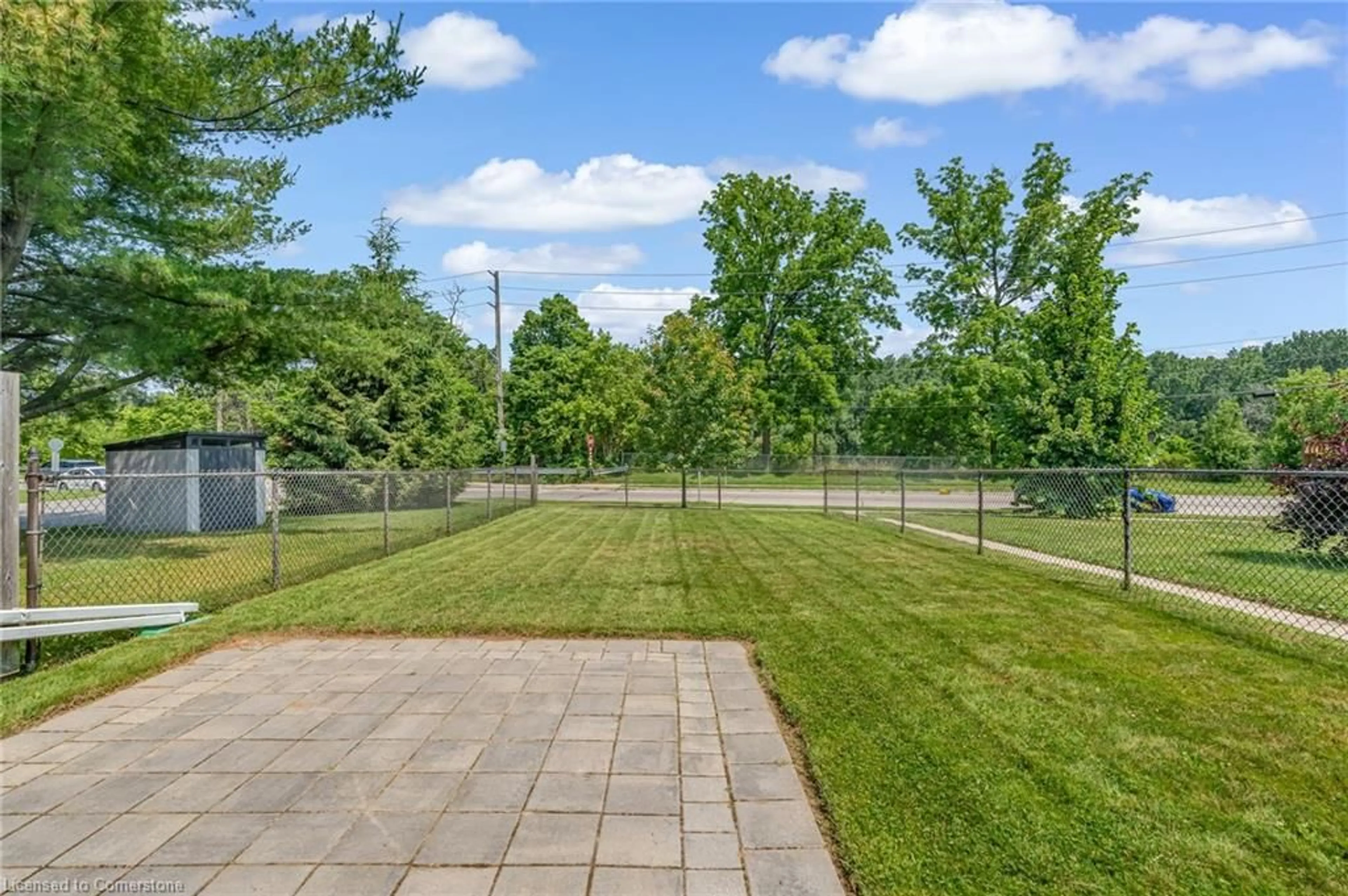 Patio, street for 30 Oakhill Dr #A, Brantford Ontario N3T 1R1