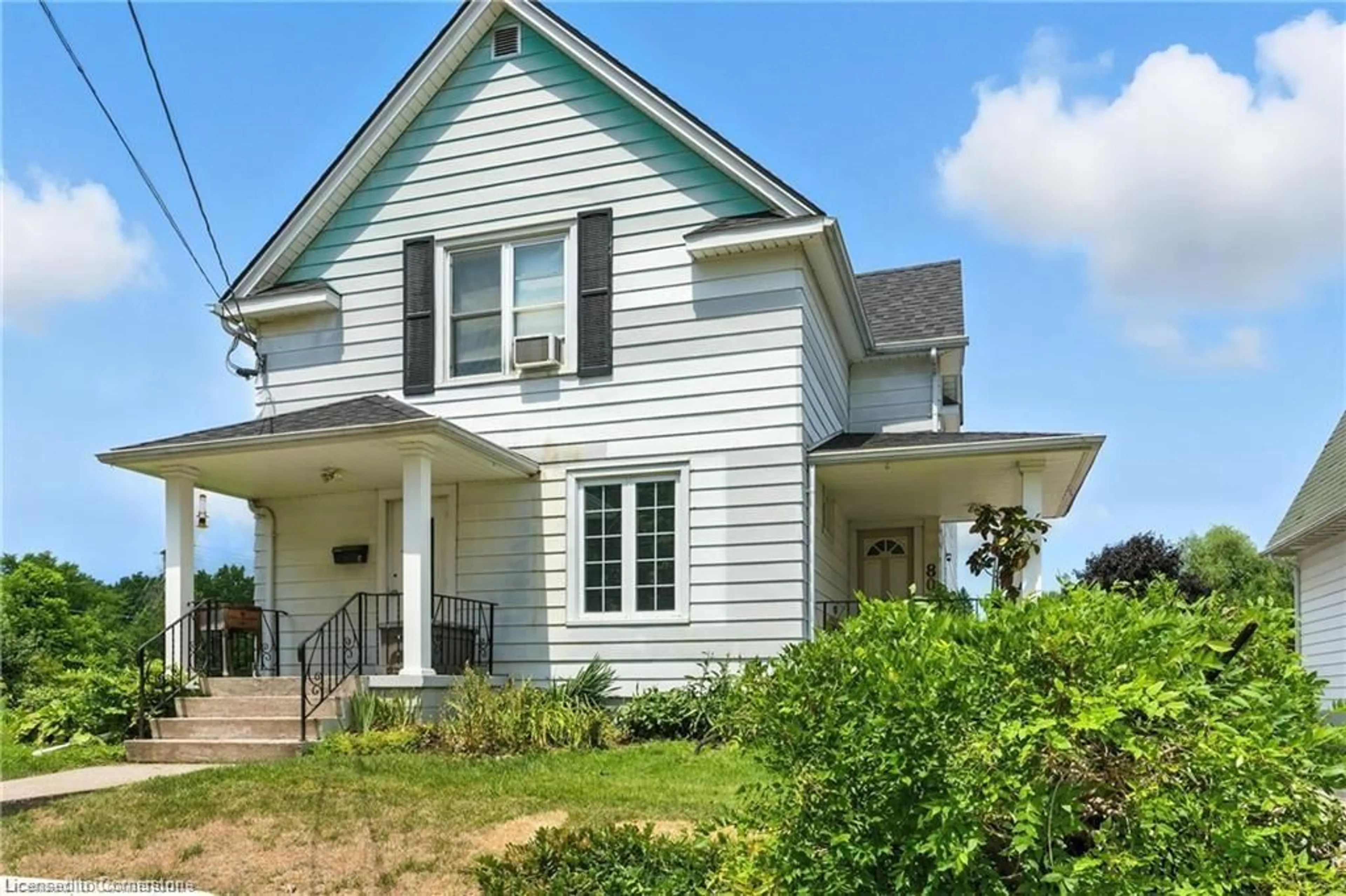 Home with vinyl exterior material, building for 80 Mill St, Welland Ontario L3C 4Y2