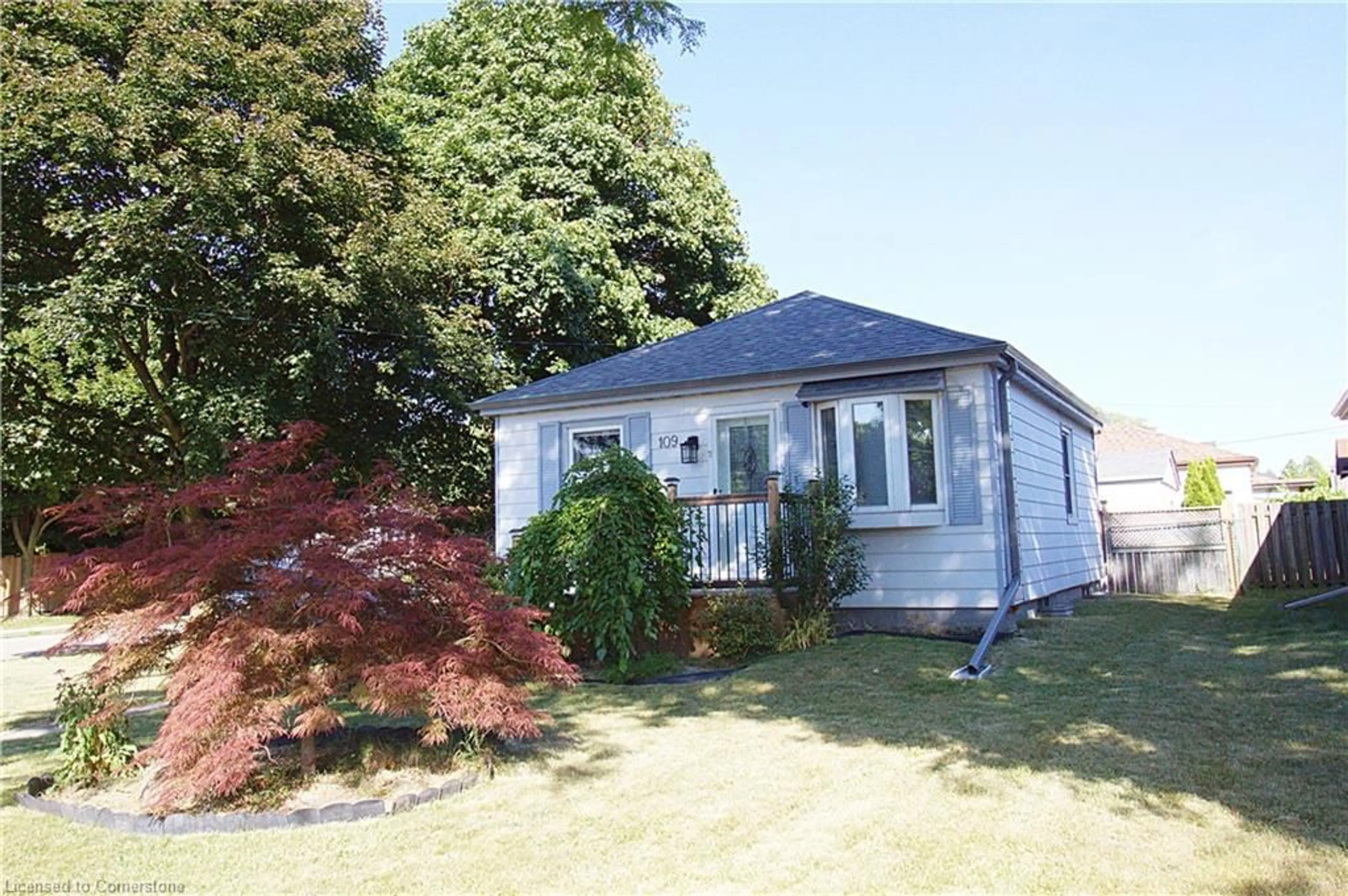 A pic from outside/outdoor area/front of a property/back of a property/a pic from drone, street for 109 Warren Ave, Hamilton Ontario L9A 3C9