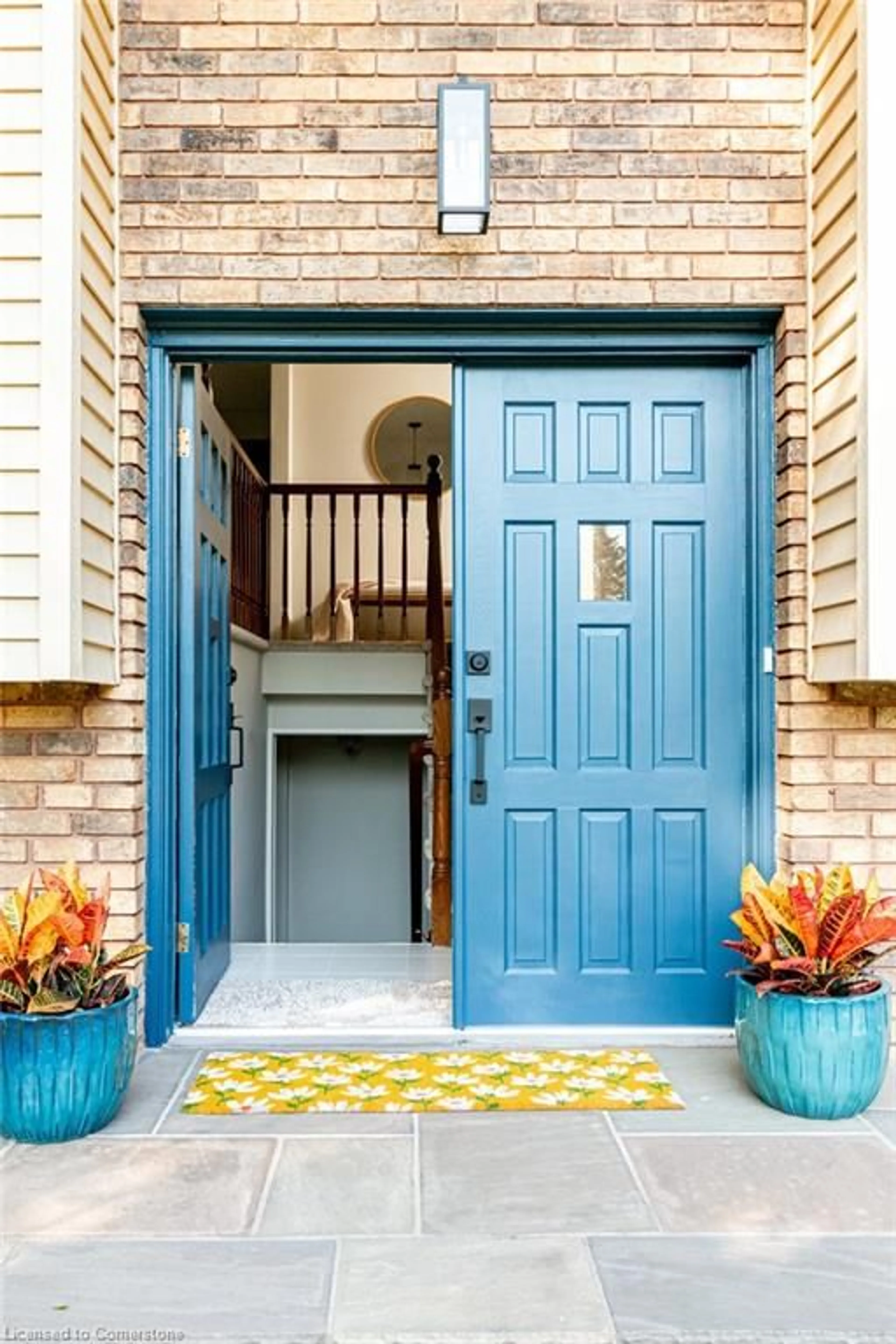 Indoor entryway for 1442 Alderson Rd, Carlisle Ontario L0R 1H1