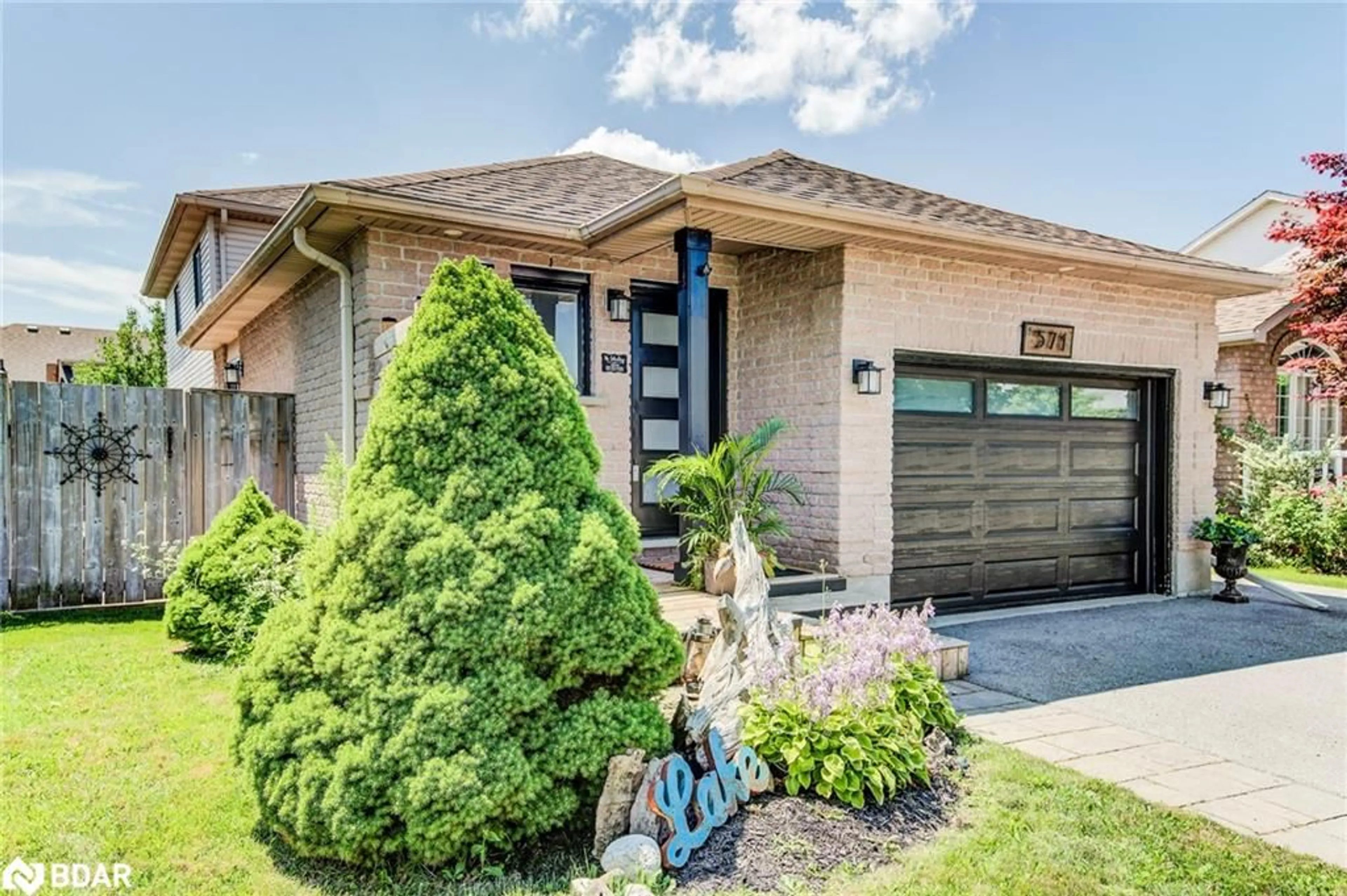 Home with brick exterior material, street for 571 Mctavish St, Fergus Ontario N1M 3R1