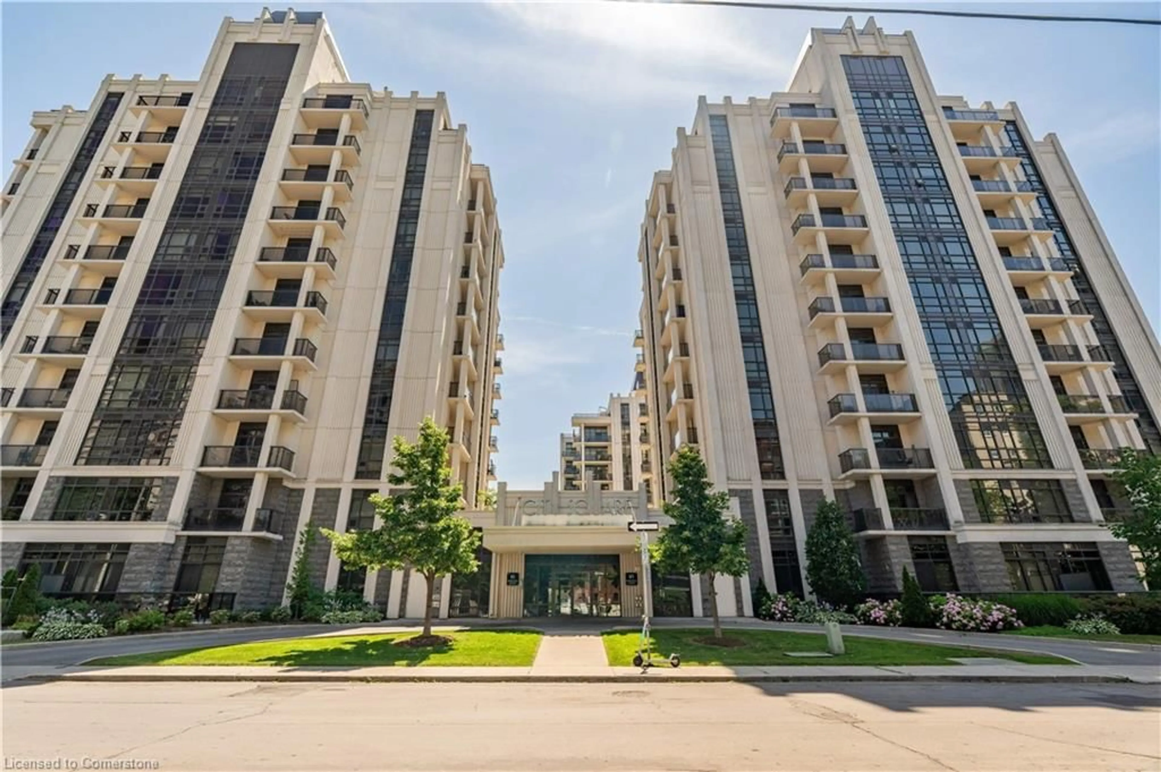 Indoor foyer for 81 Robinson St #310, Hamilton Ontario L8P 0C2