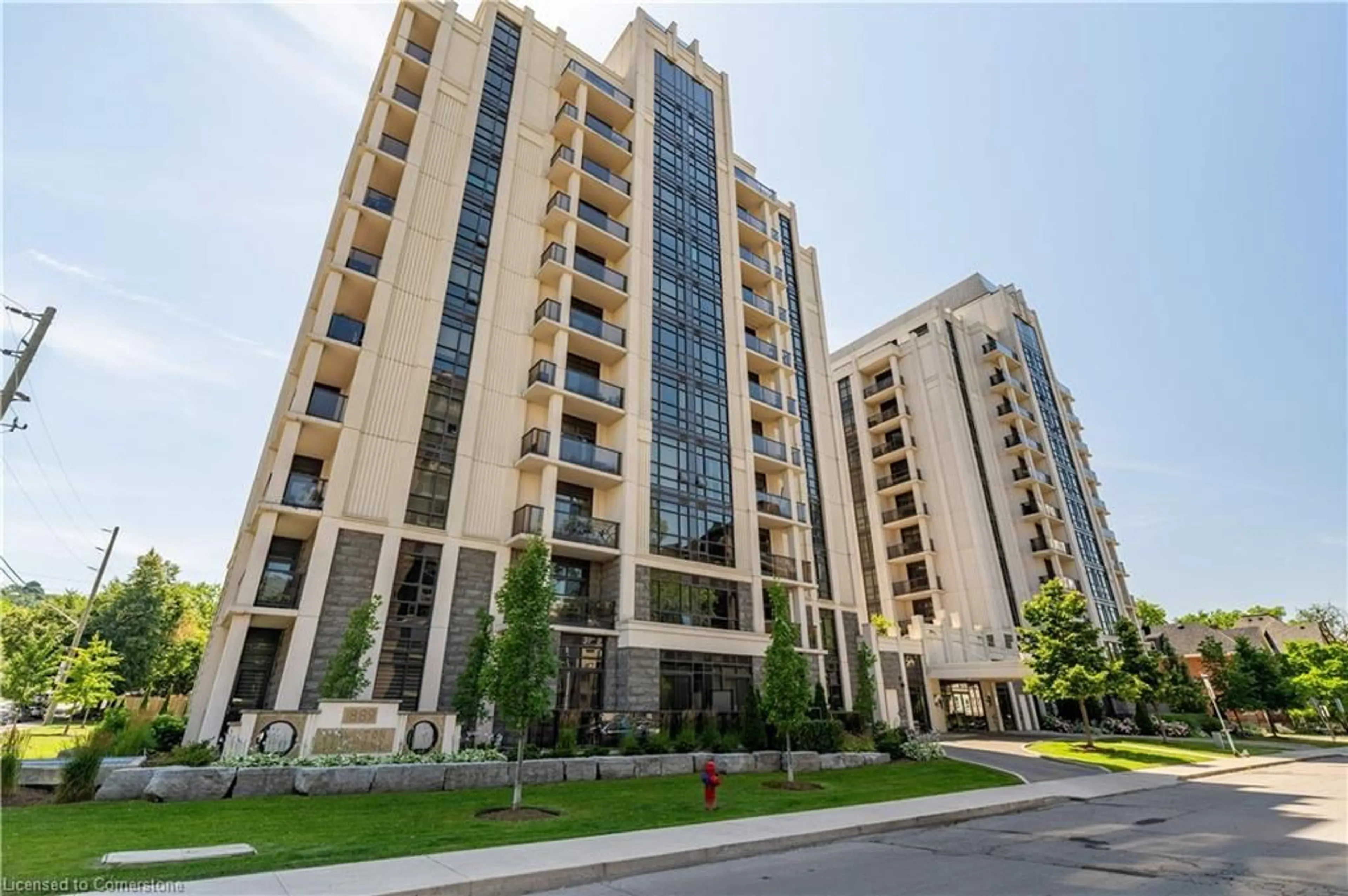 Indoor foyer for 81 Robinson St #310, Hamilton Ontario L8P 0C2