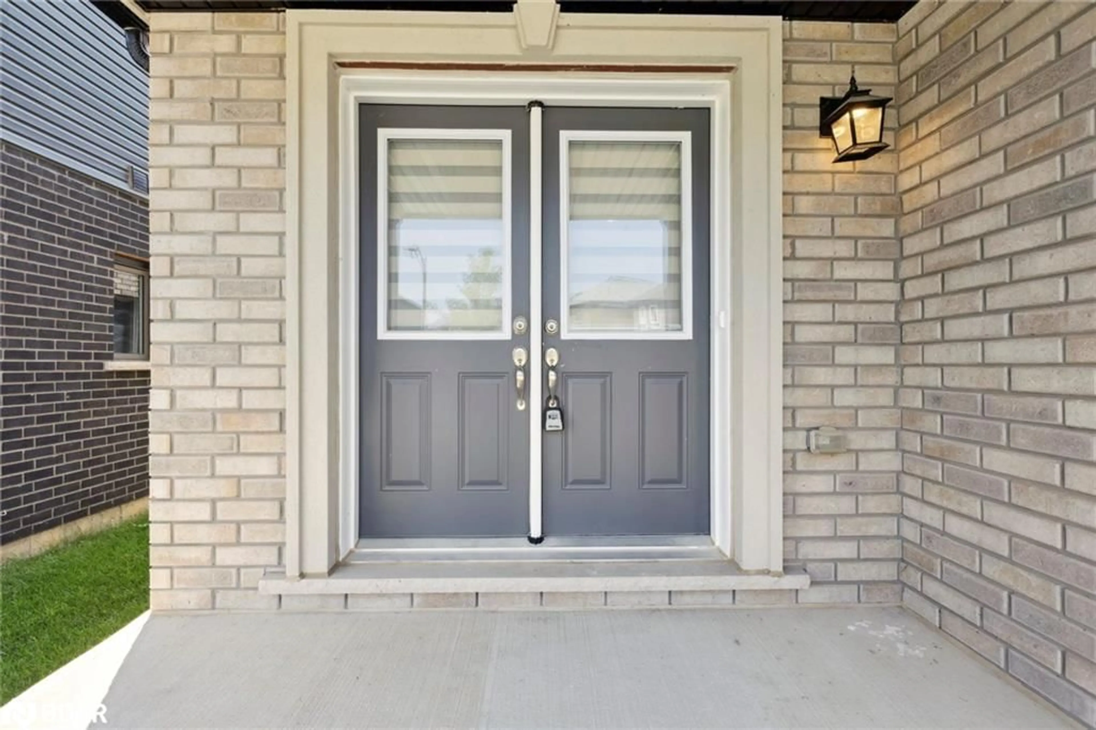 Indoor entryway for 3 Ingalls Ave, Brantford Ontario N3V 0B7