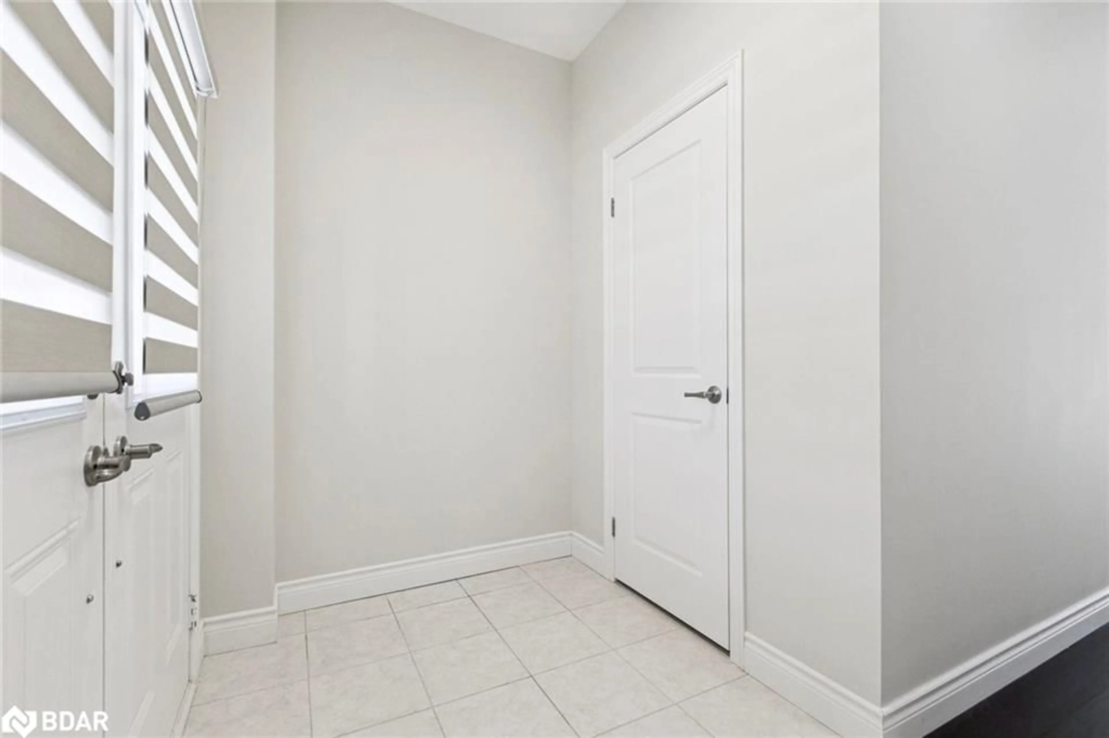 Indoor entryway for 3 Ingalls Ave, Brantford Ontario N3V 0B7