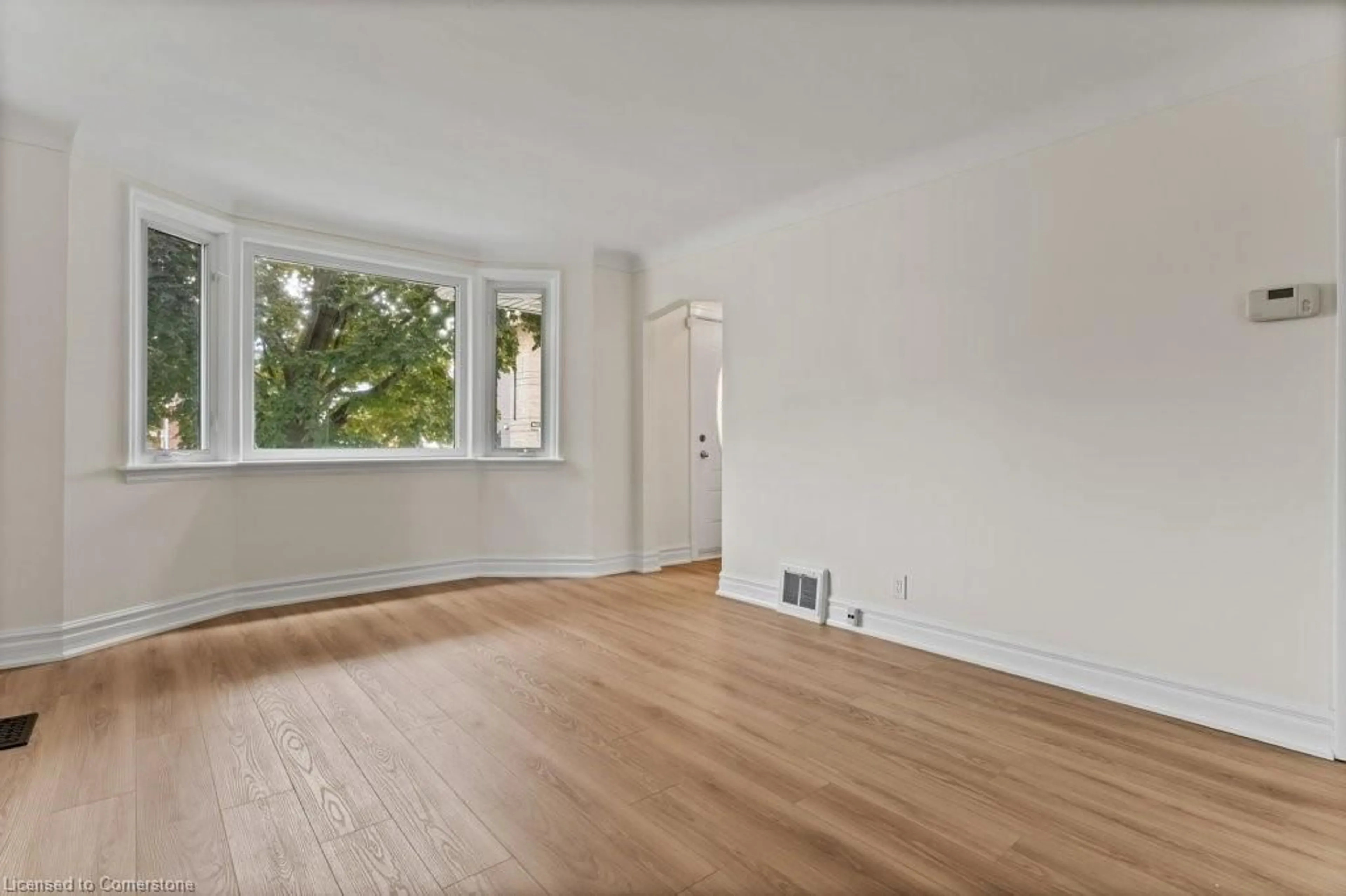 A pic of a room for 252 Glencairn Ave, Hamilton Ontario L8K 3P2