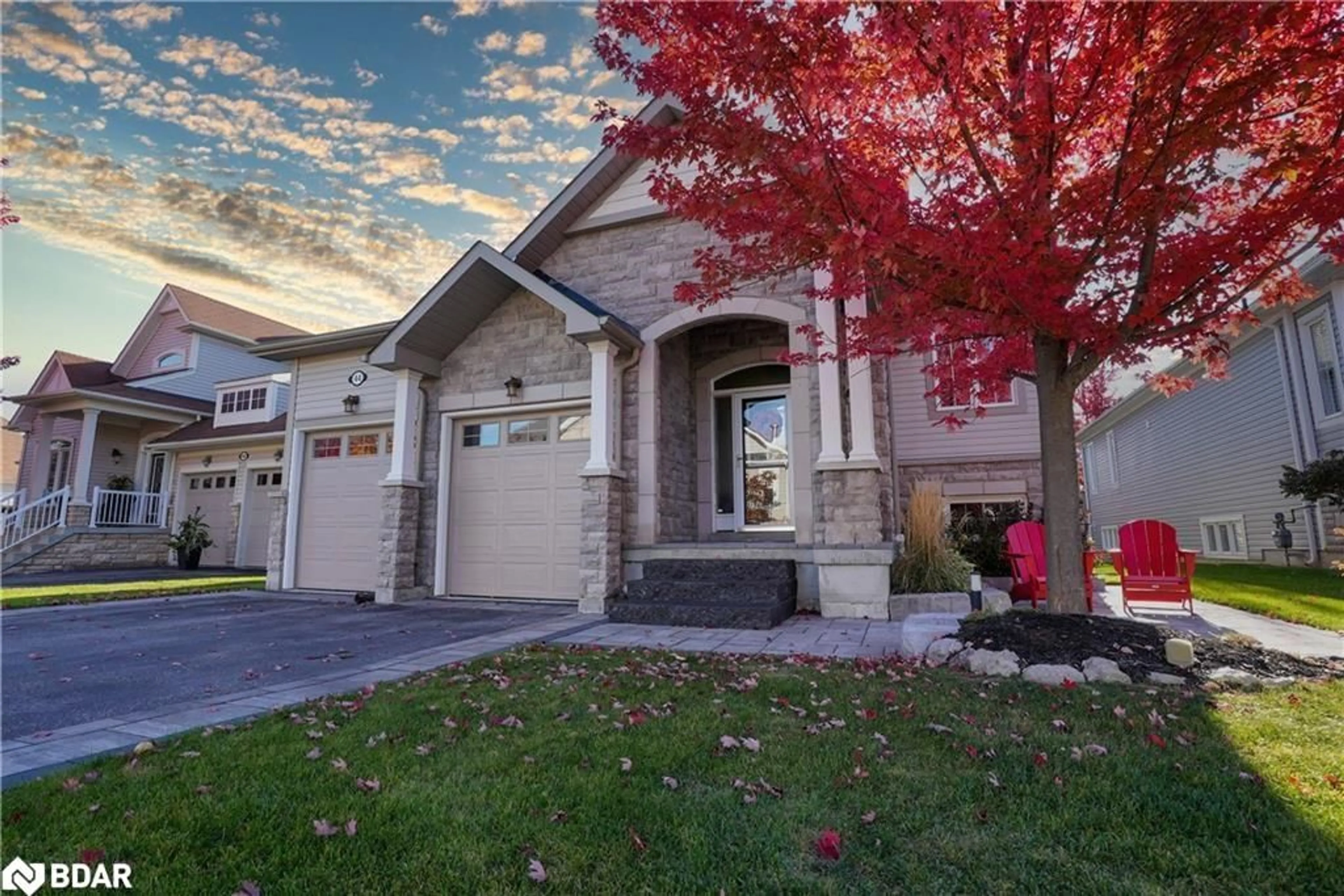 Home with brick exterior material, street for 44 Starboard Cir, Wasaga Beach Ontario L9Z 0E9