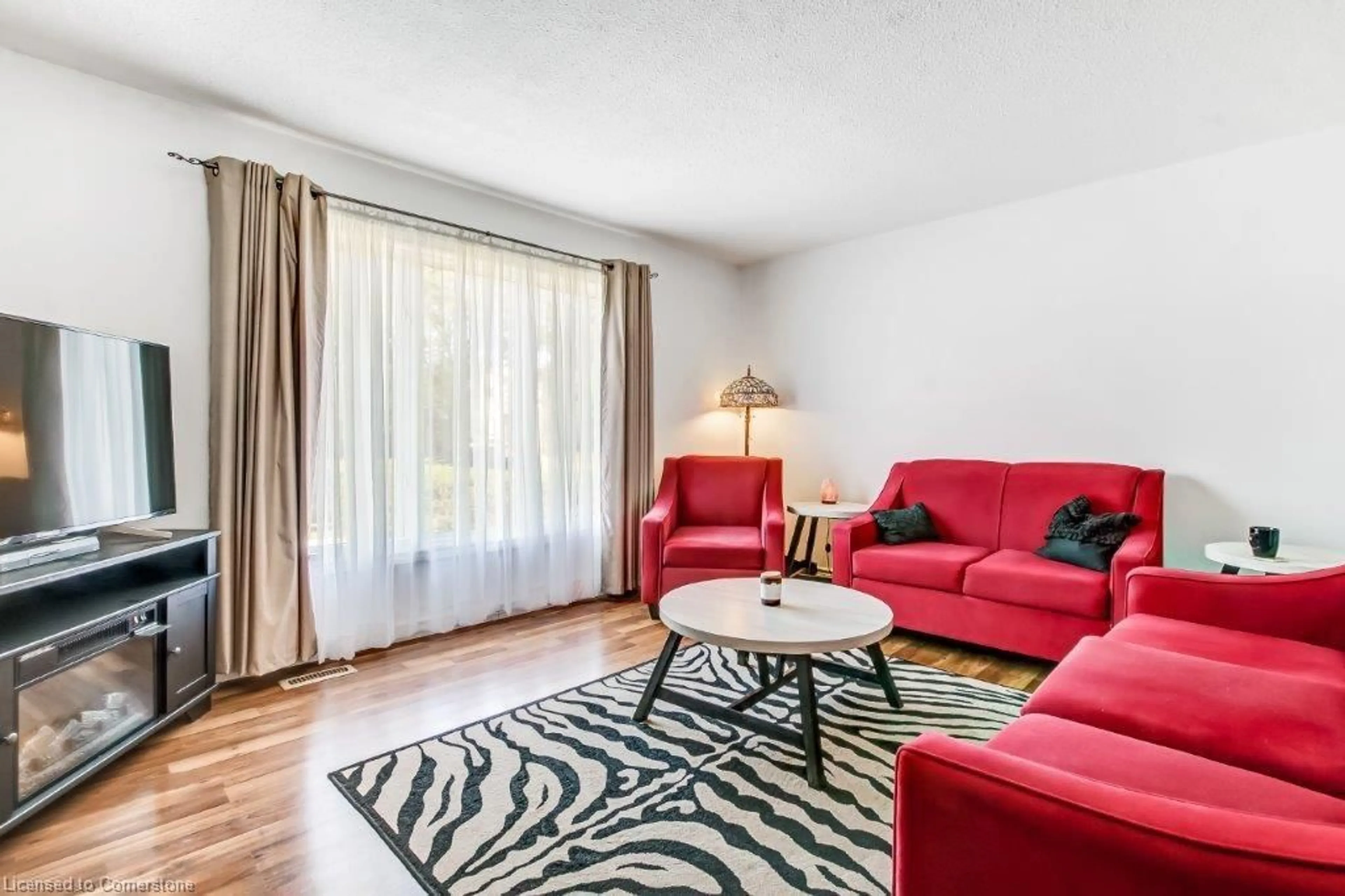 Living room with furniture, unknown for 29 White Owl Cres, Brantford Ontario N3P 1A1