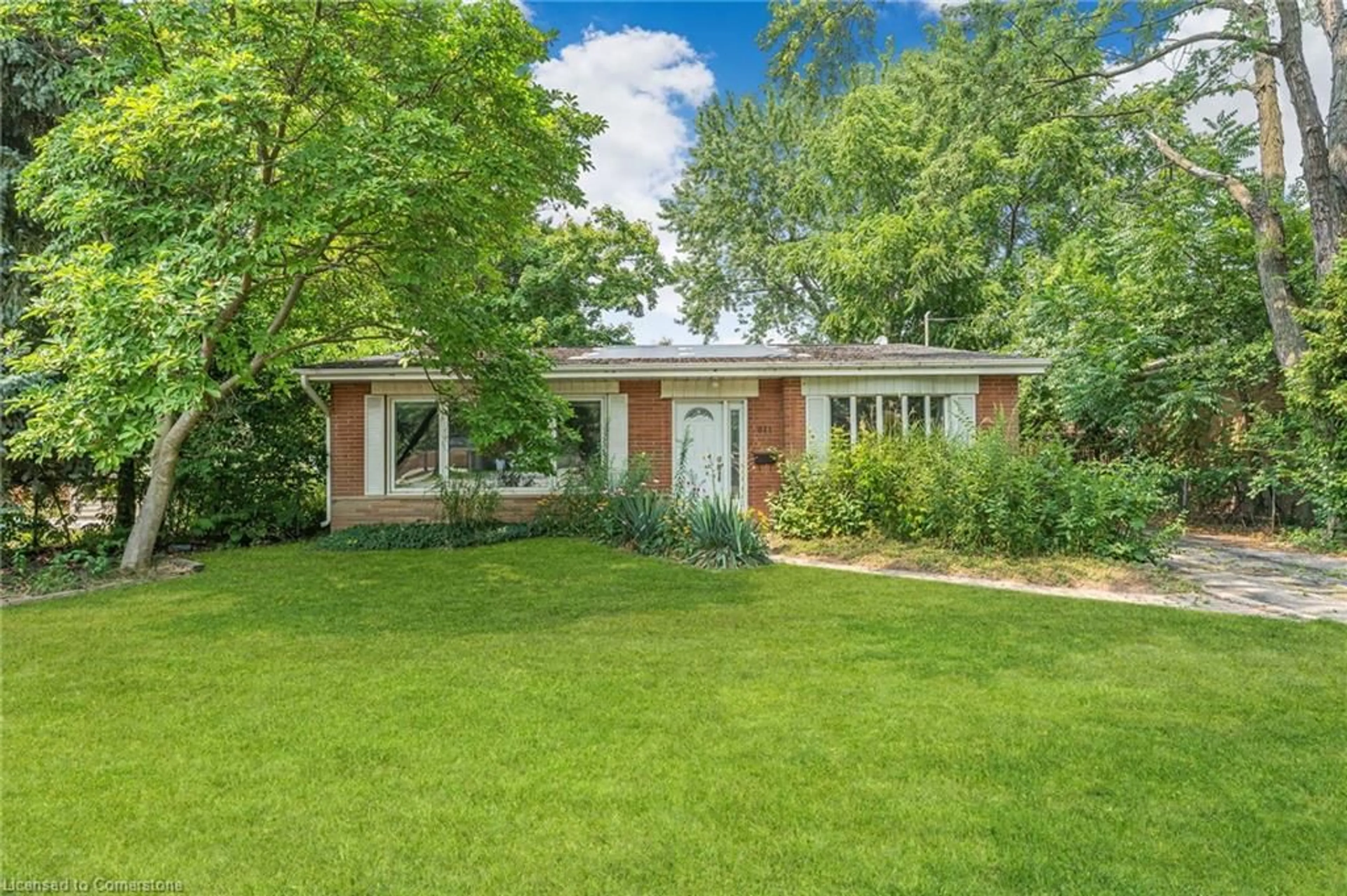 Home with brick exterior material, street for 611 Pinegrove Rd, Oakville Ontario L6K 2C5