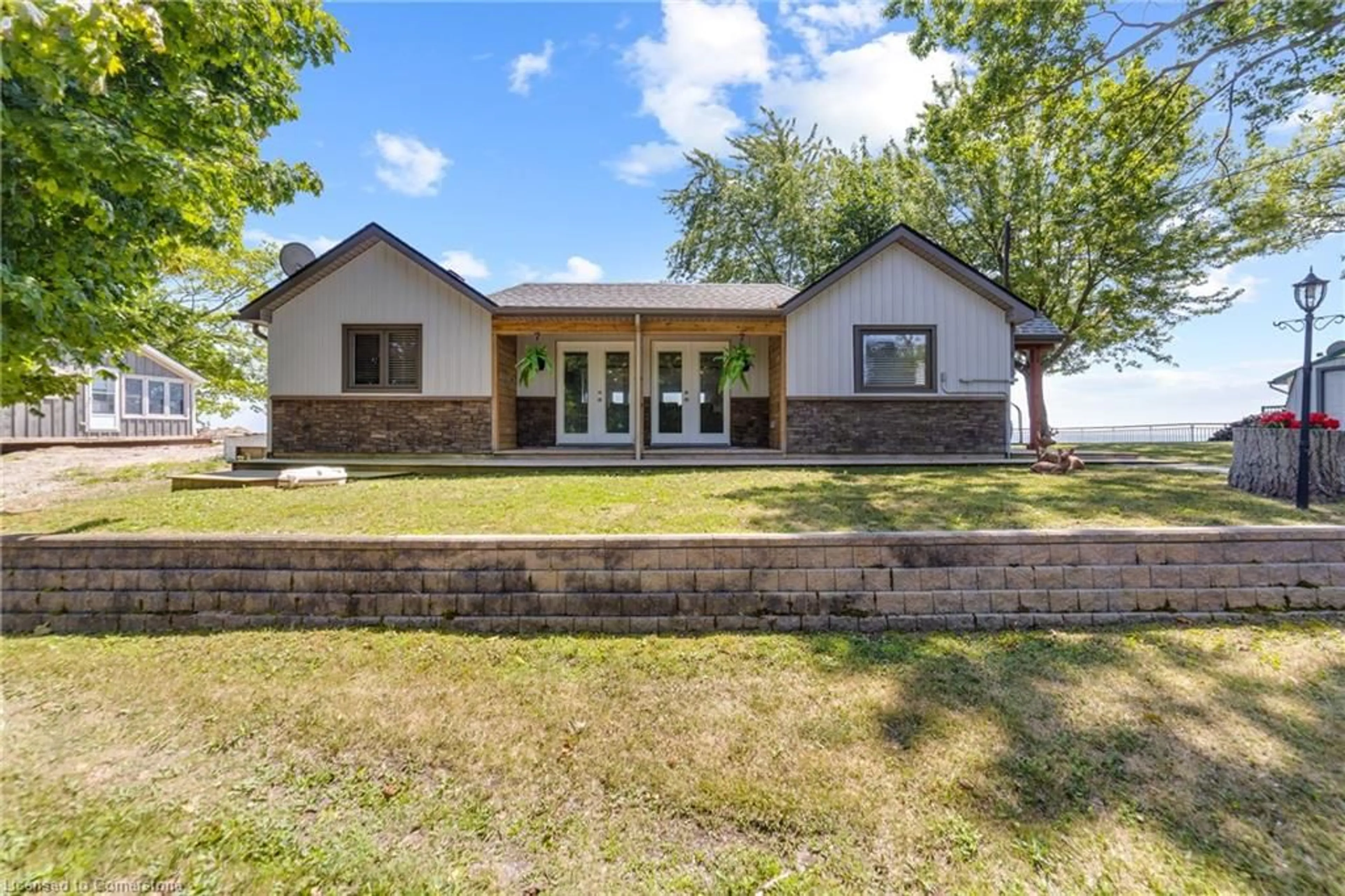 A pic from outside/outdoor area/front of a property/back of a property/a pic from drone, building for 2094 Lakeshore Rd, Dunnville Ontario N1A 2W8