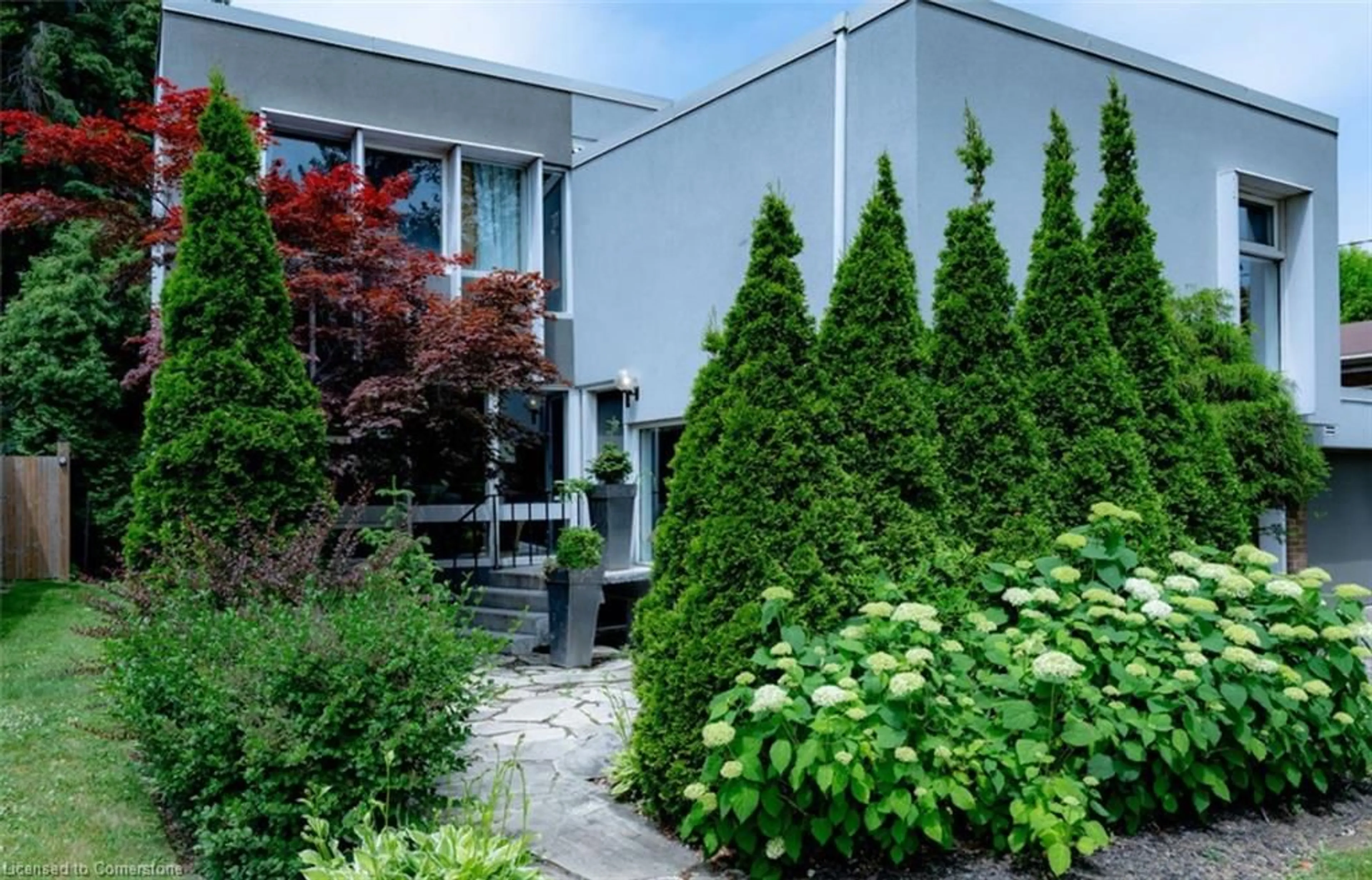 Patio, street for 90 Winston Ave, Hamilton Ontario L8S 2S6