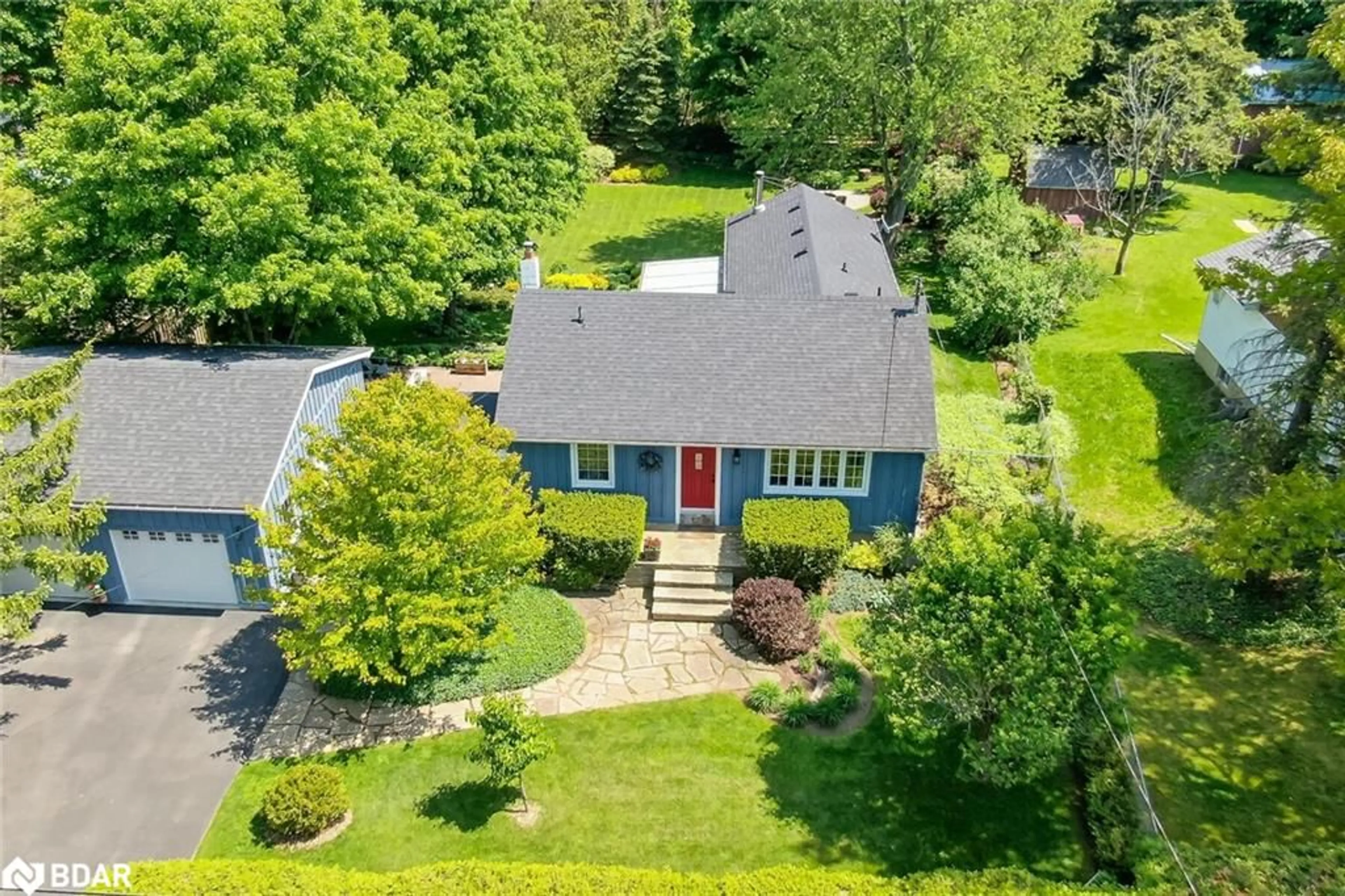A pic from outside/outdoor area/front of a property/back of a property/a pic from drone, street for 13250 27th Sideroad Sideroad, Halton Ontario L7G 4S4