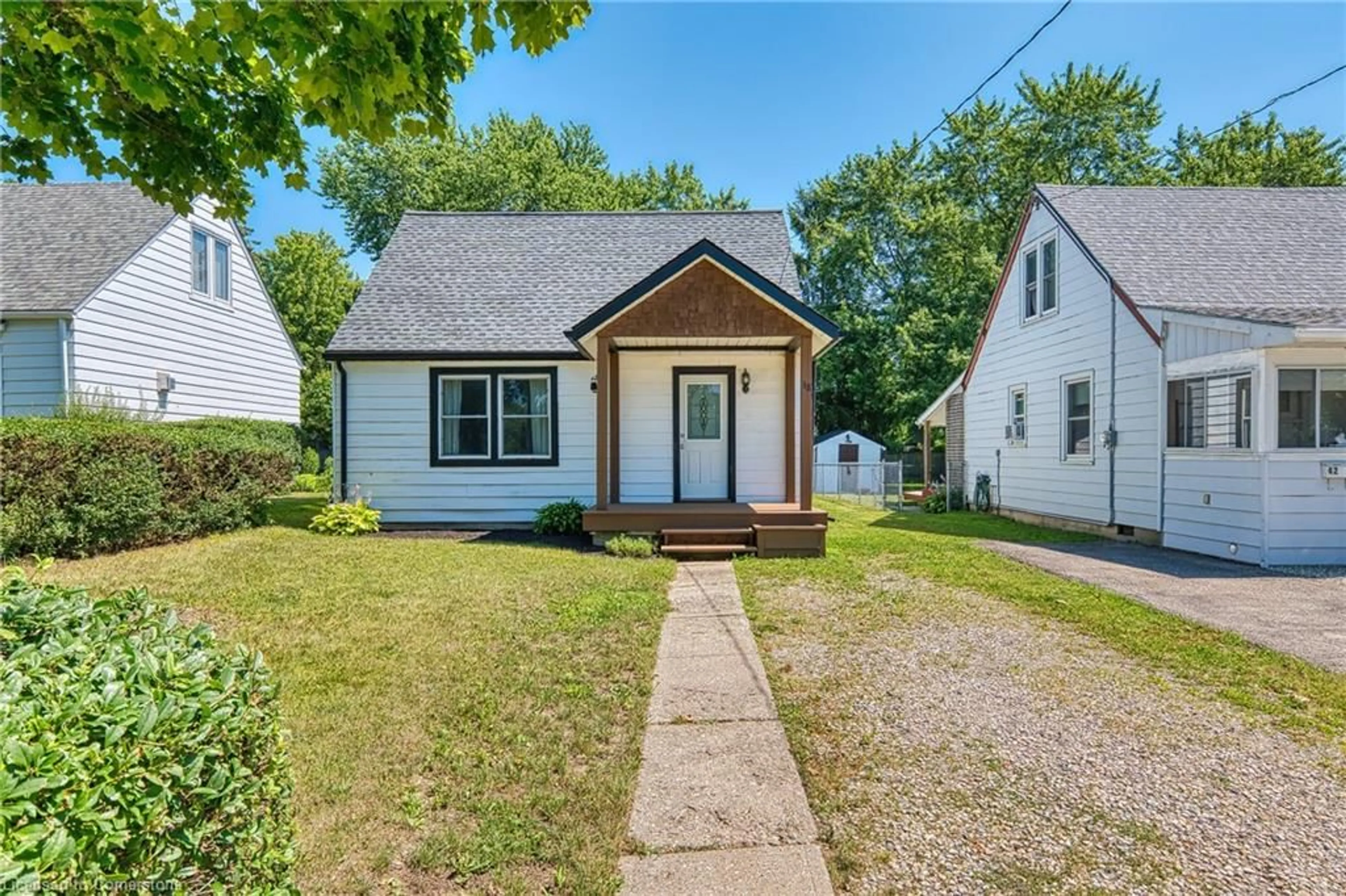 Unknown for 38 Oak St, Stratford Ontario N5A 2G1
