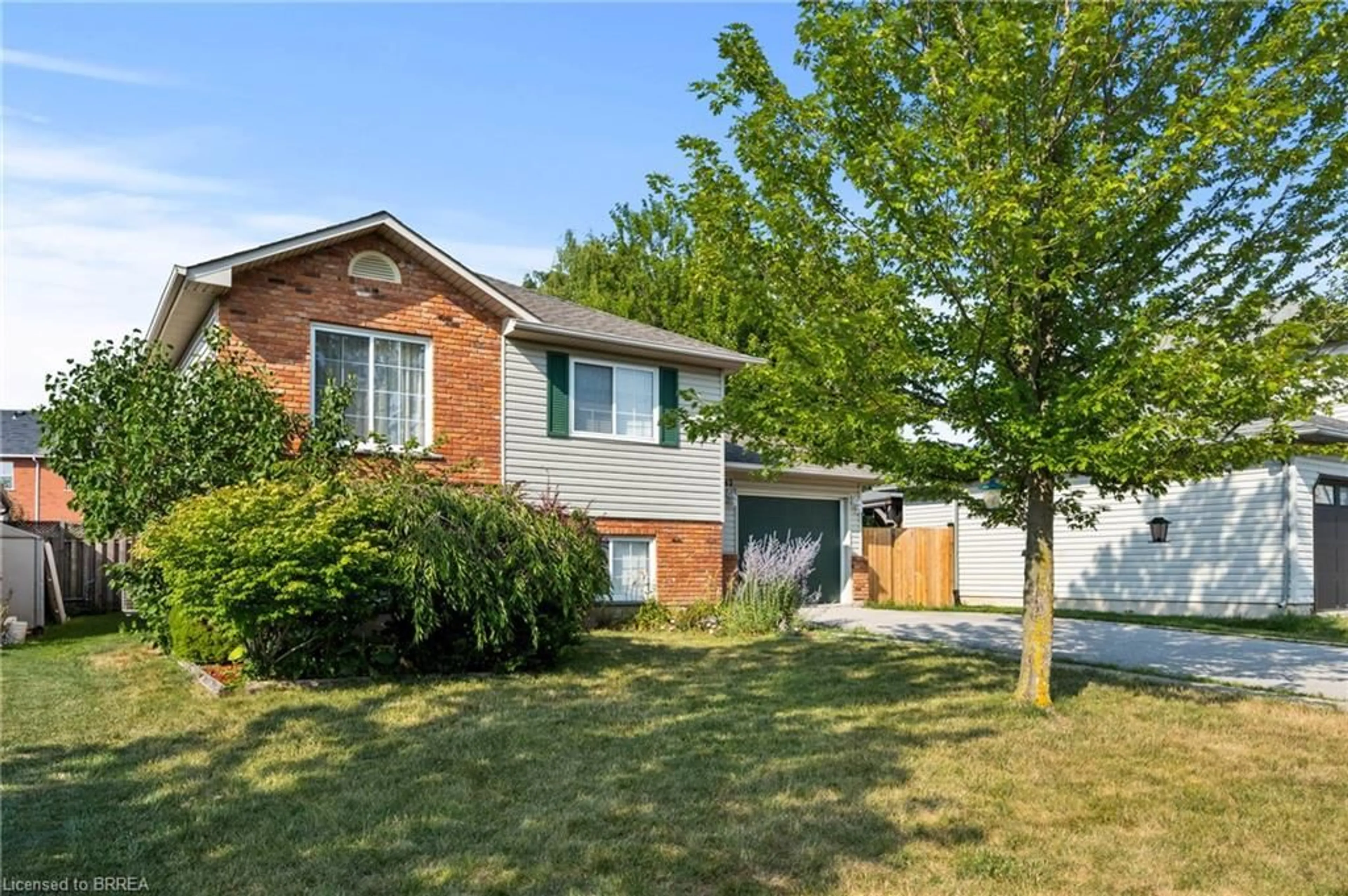 Home with brick exterior material, street for 63 Autumn Cir, Smithville Ontario L0R 2A0