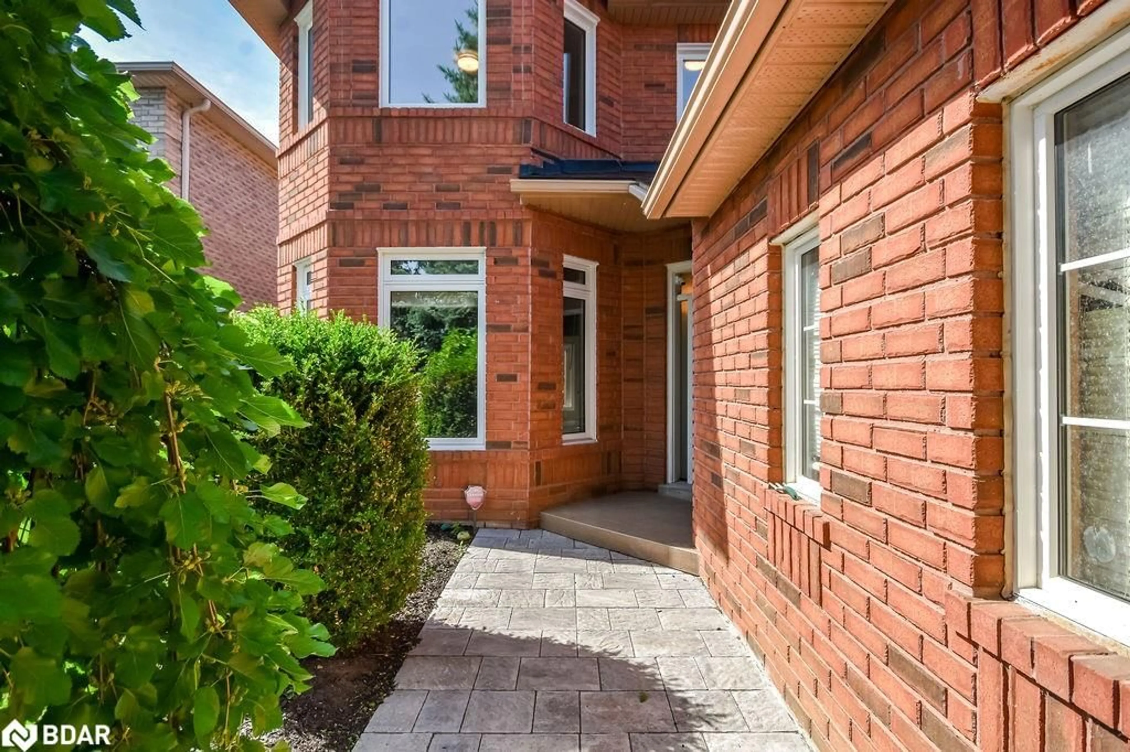 Home with brick exterior material, street for 1908 Emerald Crt, Innisfil Ontario L9S 2A4
