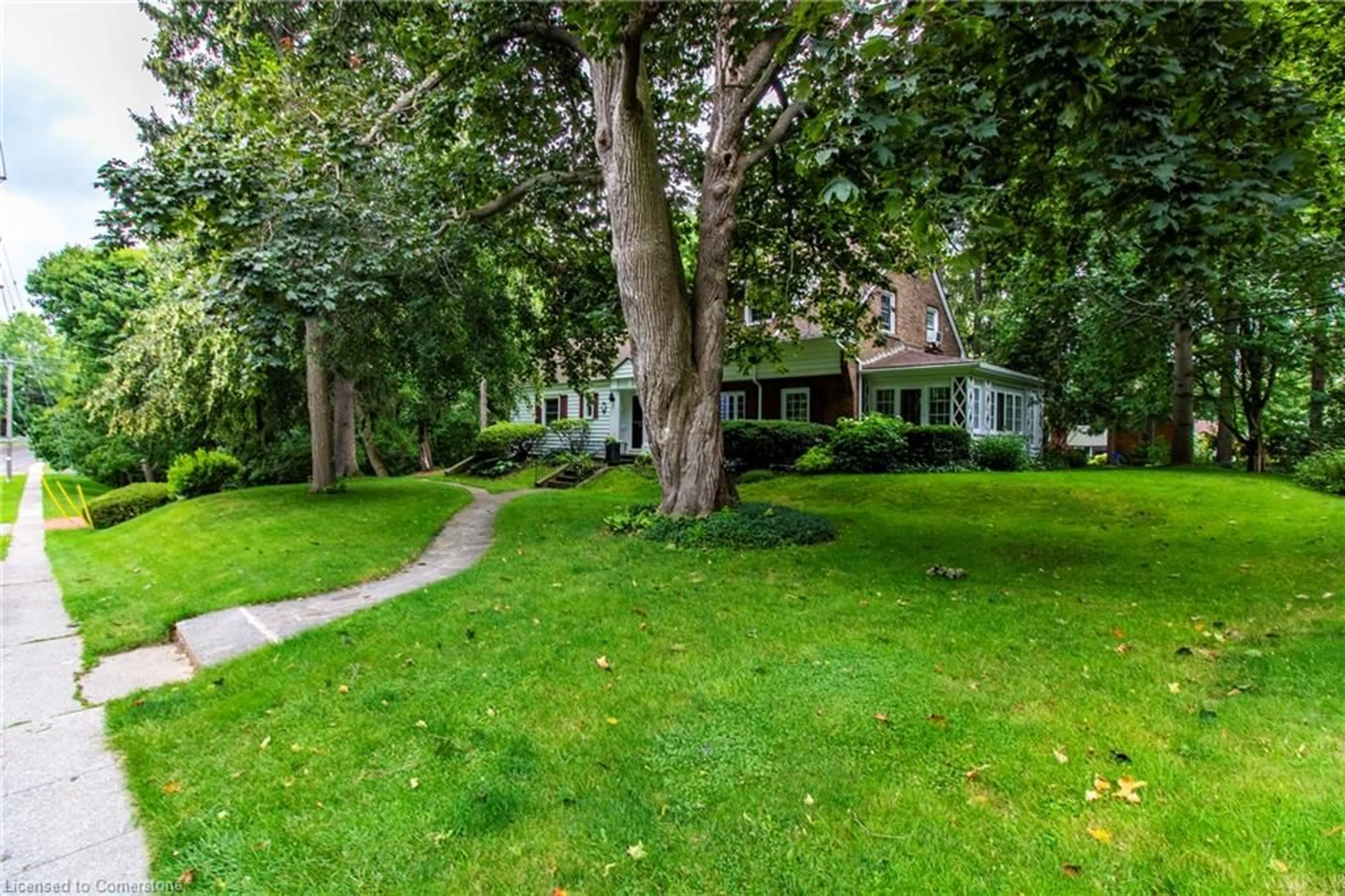 A pic from outside/outdoor area/front of a property/back of a property/a pic from drone, street for 312 Nelson St, Port Dover Ontario N0A 1N0